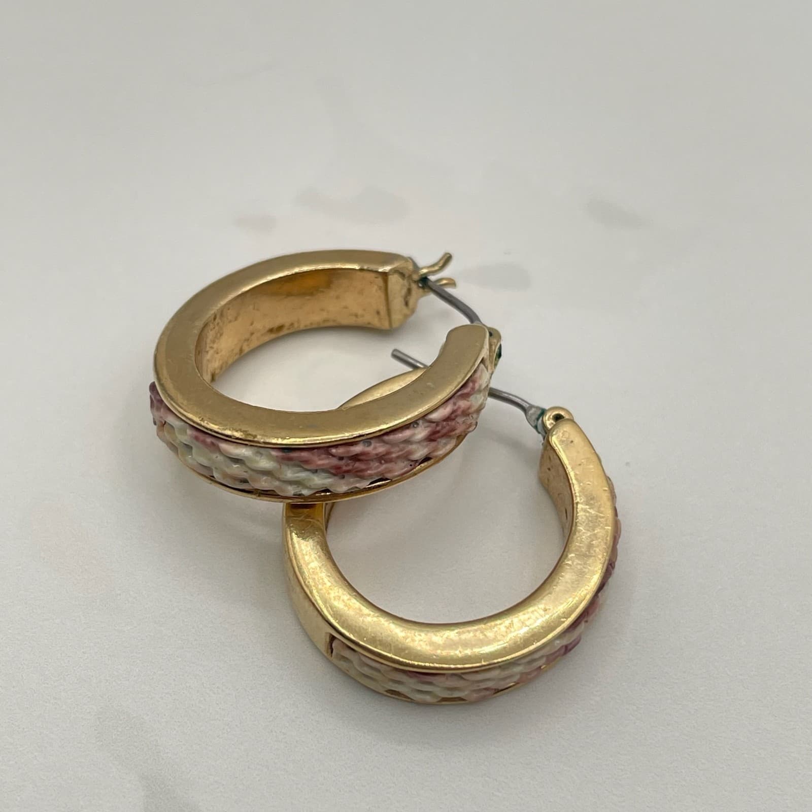 Vintage Gold-Tone Hoop Earrings with Woven-Style Enamel Detail Snap Closure - Thumbnail 3