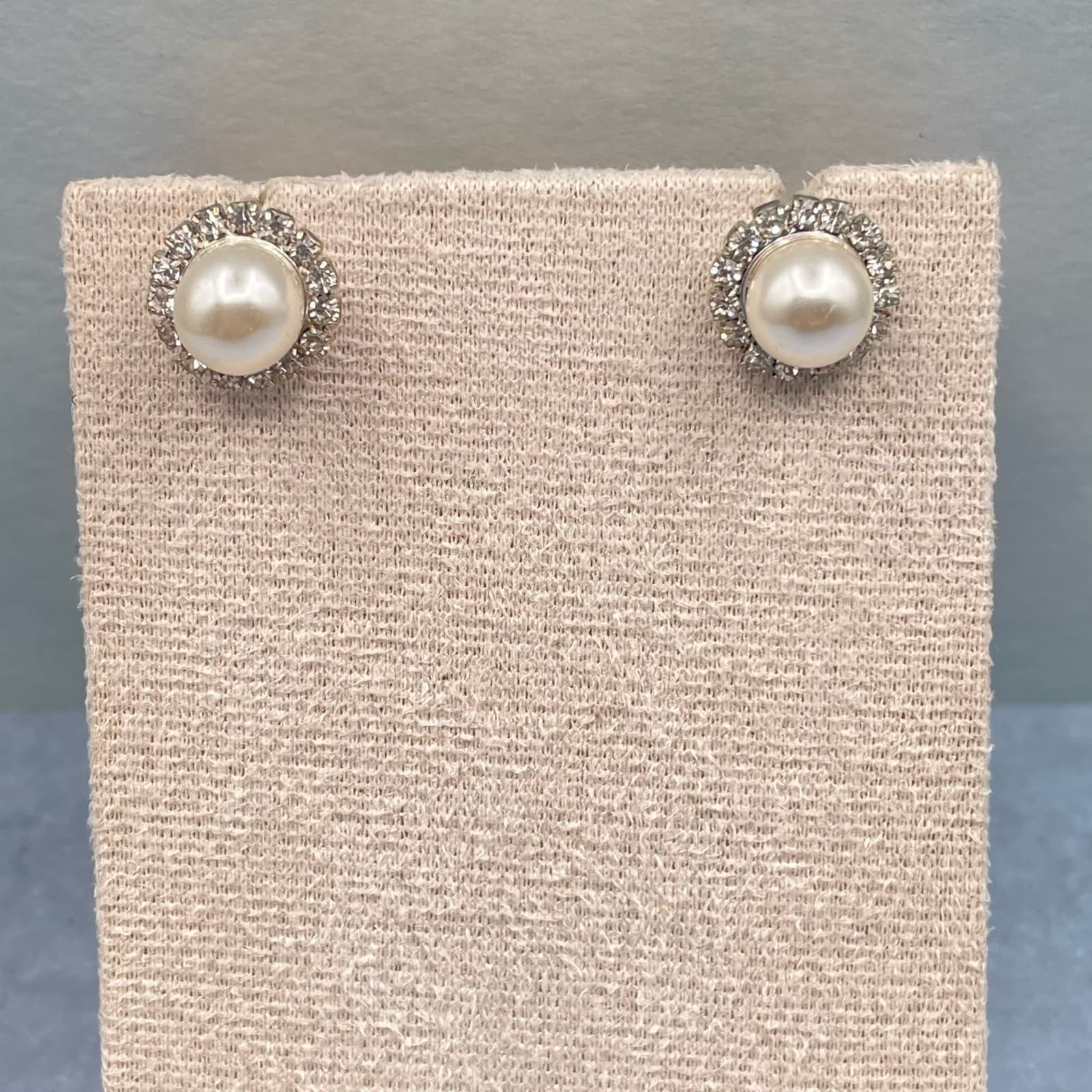 Vintage Classic Faux Pearl Clear Rhinestone Halo Silver Tone Post Back Stud - Thumbnail 2