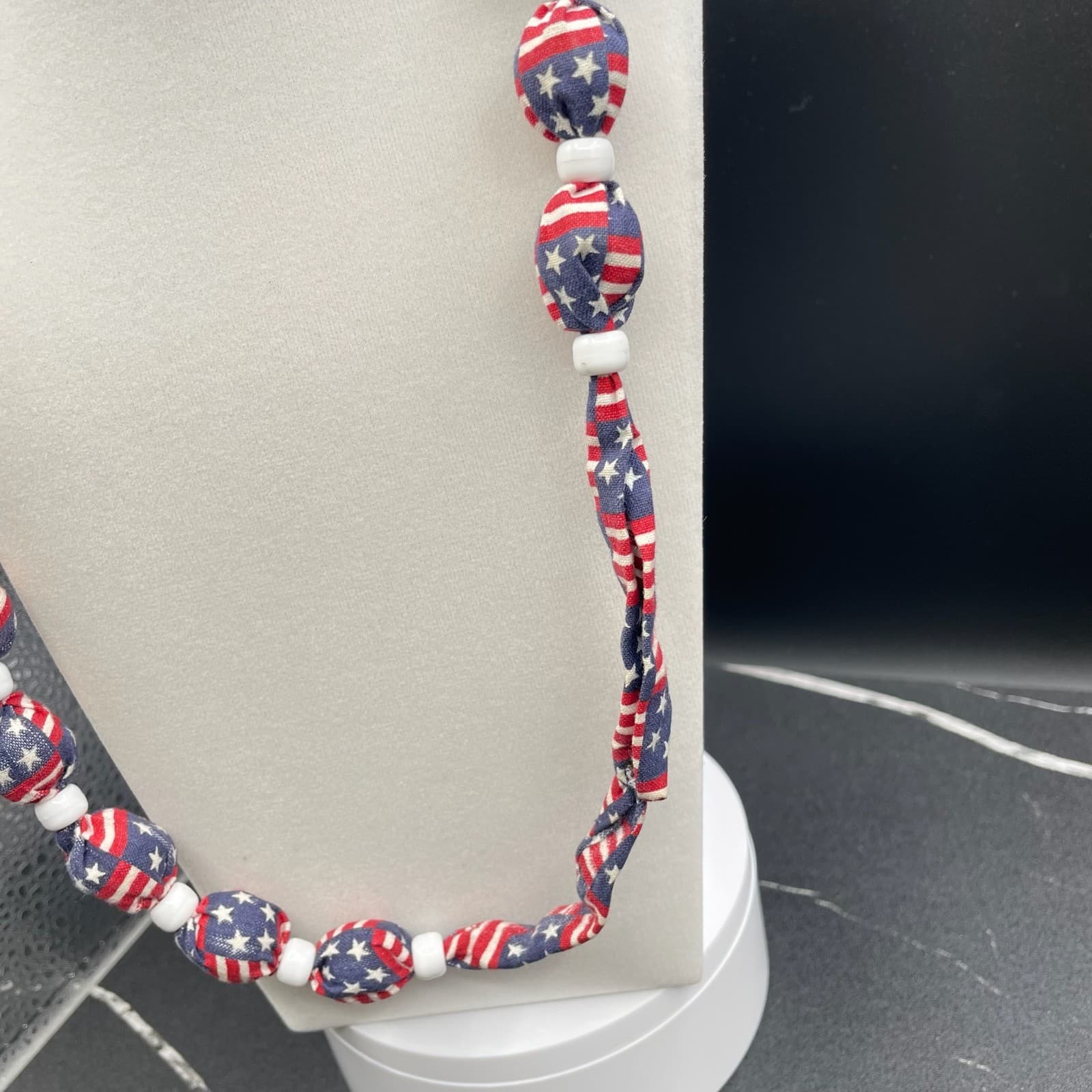 Vintage American Multicolor Beaded Lightweight Novelty USA Flag Patriotic - Thumbnail 7