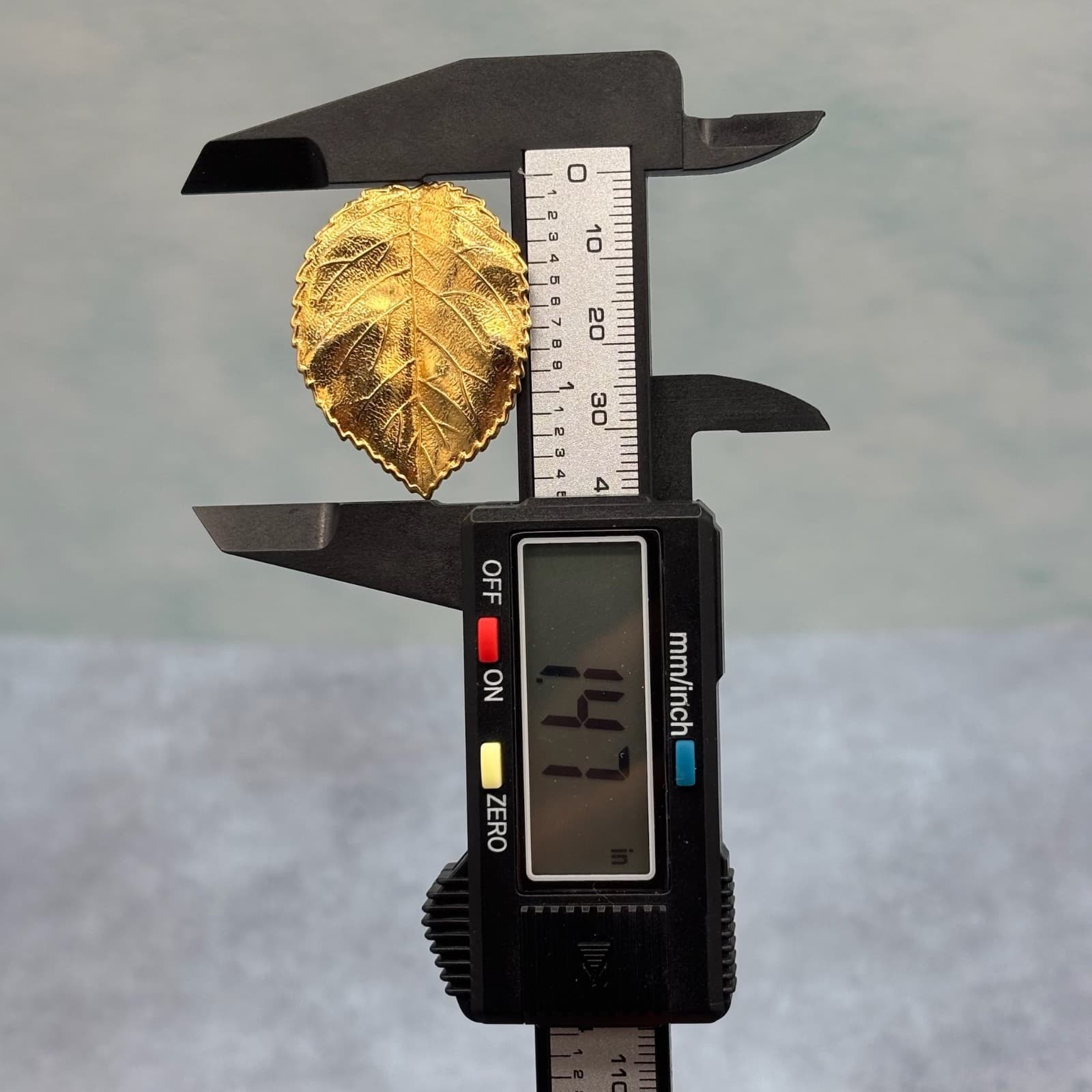 Vintage Gold Tone Textured Leaf Clip On Earrings Statement Jewelry Chunky Y2K - Thumbnail 6