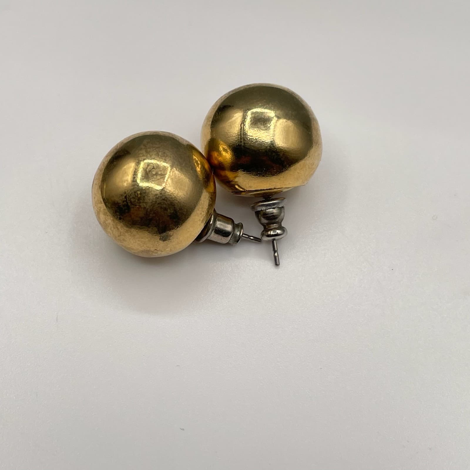 Vintage Large Gold Tone Ball Stud Earrings Shiny Sphere Post Back Style - Thumbnail 3