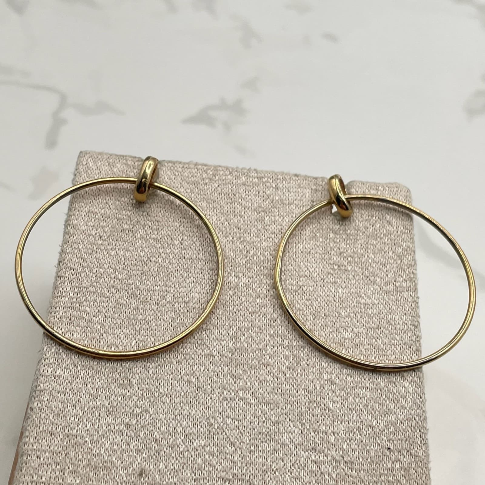 Vintage Gold Tone Circle Drop Hoop Earrings Classic Retro Costume Jewelry - Thumbnail 10