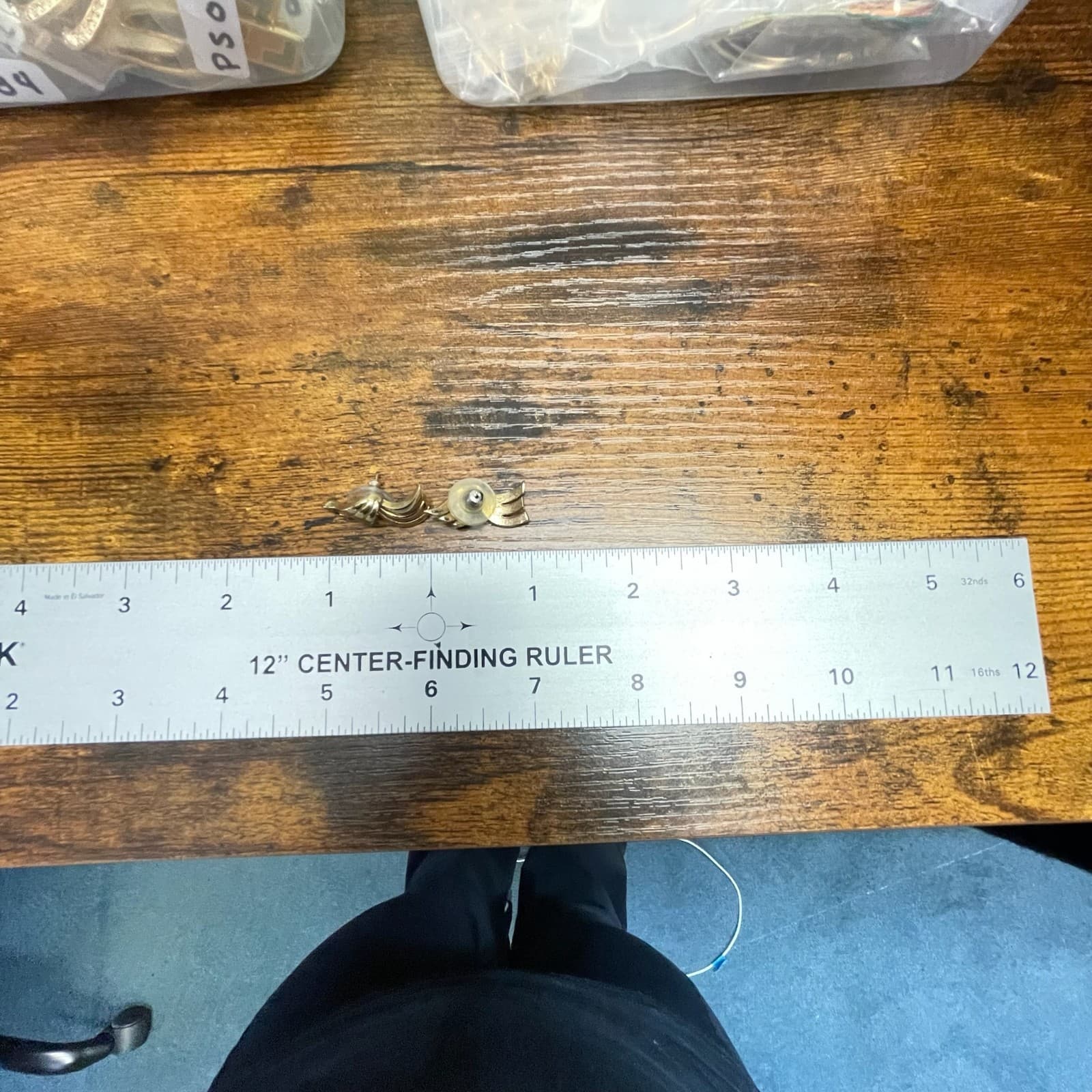 Vintage VTG Gold Tone Sweeping Ribbon Earrings Abstract Wave Modernist Statement - Thumbnail 11