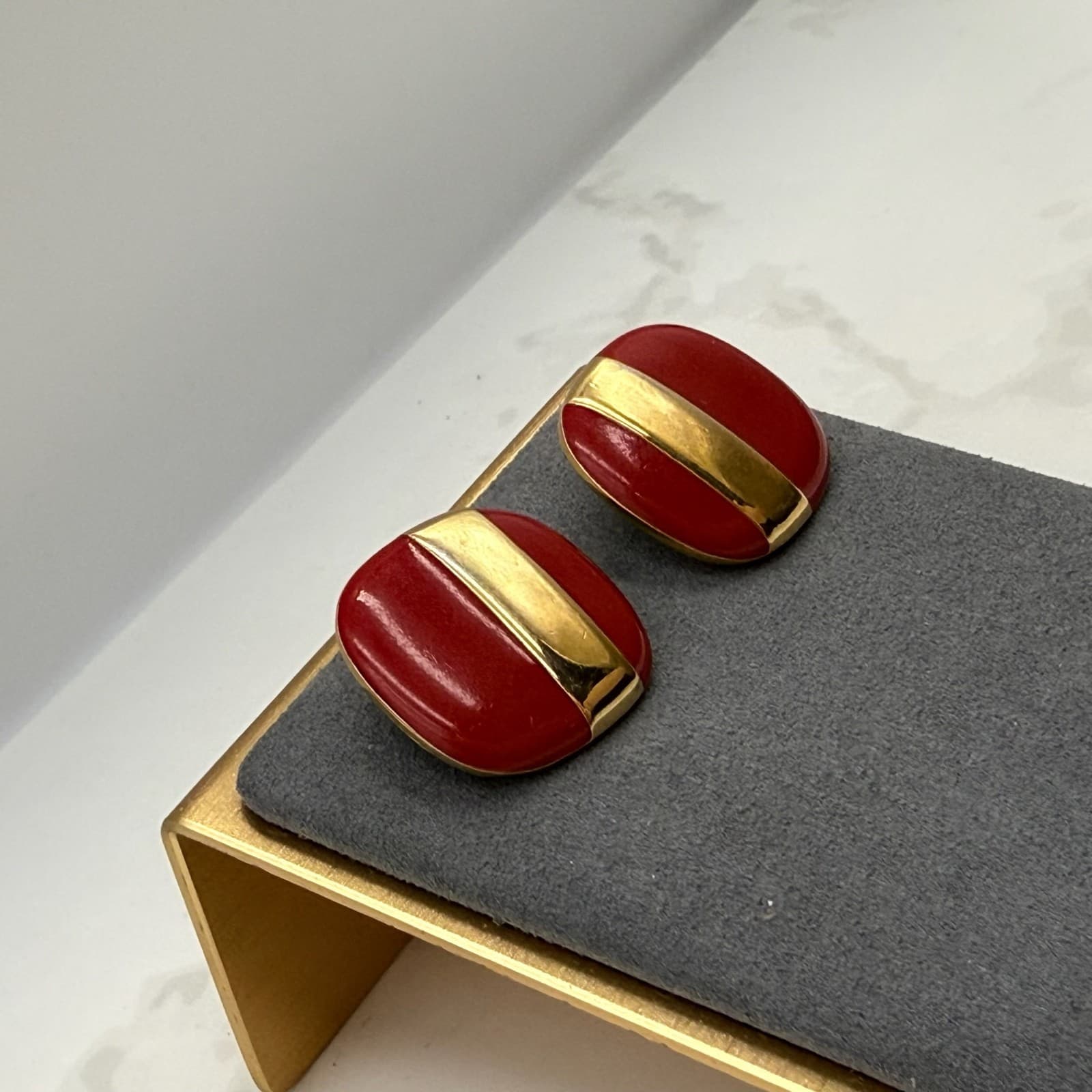 Vintage Womens Red Enamel Gold Tone Clip-On Square Disc Beauty Earrings - Thumbnail 4