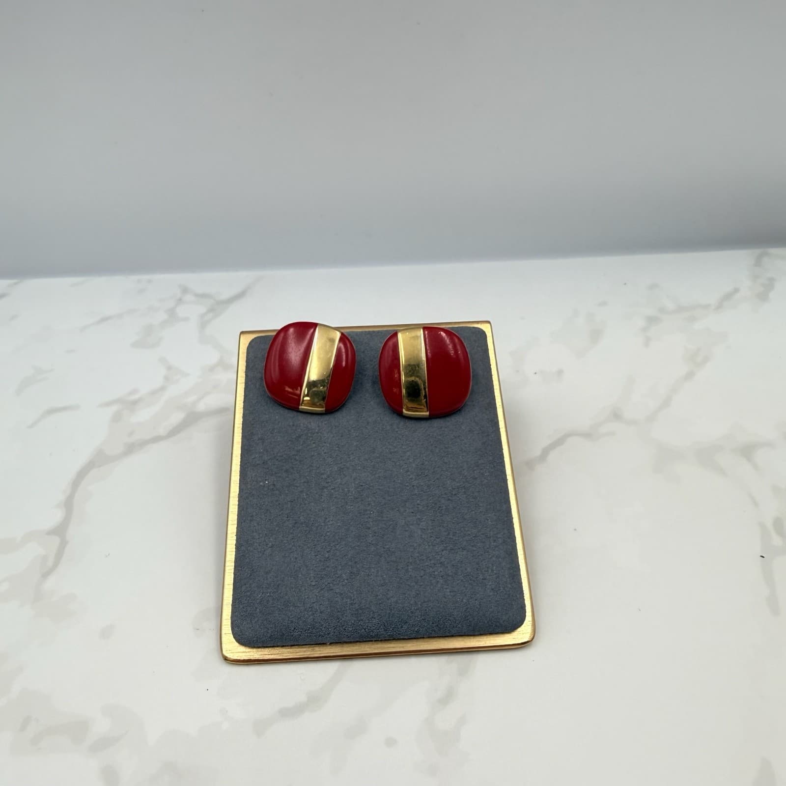 Vintage Womens Red Enamel Gold Tone Clip-On Square Disc Beauty Earrings - Image 1