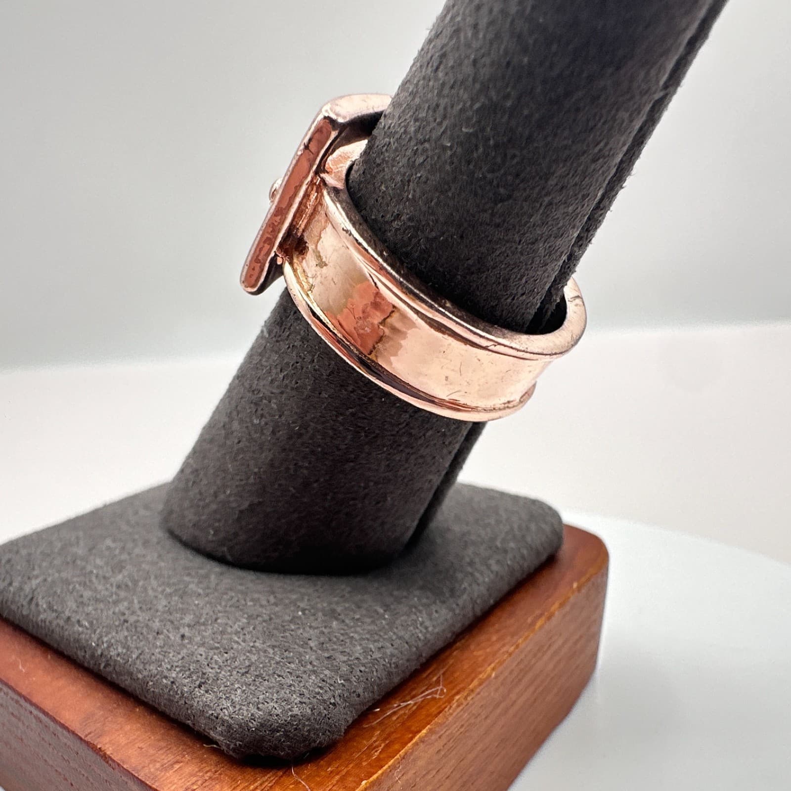 Vintage 90s Rose Gold Tone Resin Belt Buckle Fashion Ring Statement Jewelry - Thumbnail 5