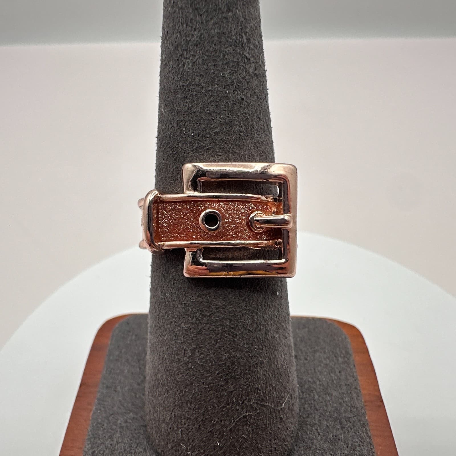 Vintage 90s Rose Gold Tone Resin Belt Buckle Fashion Ring Statement Jewelry - Image 1