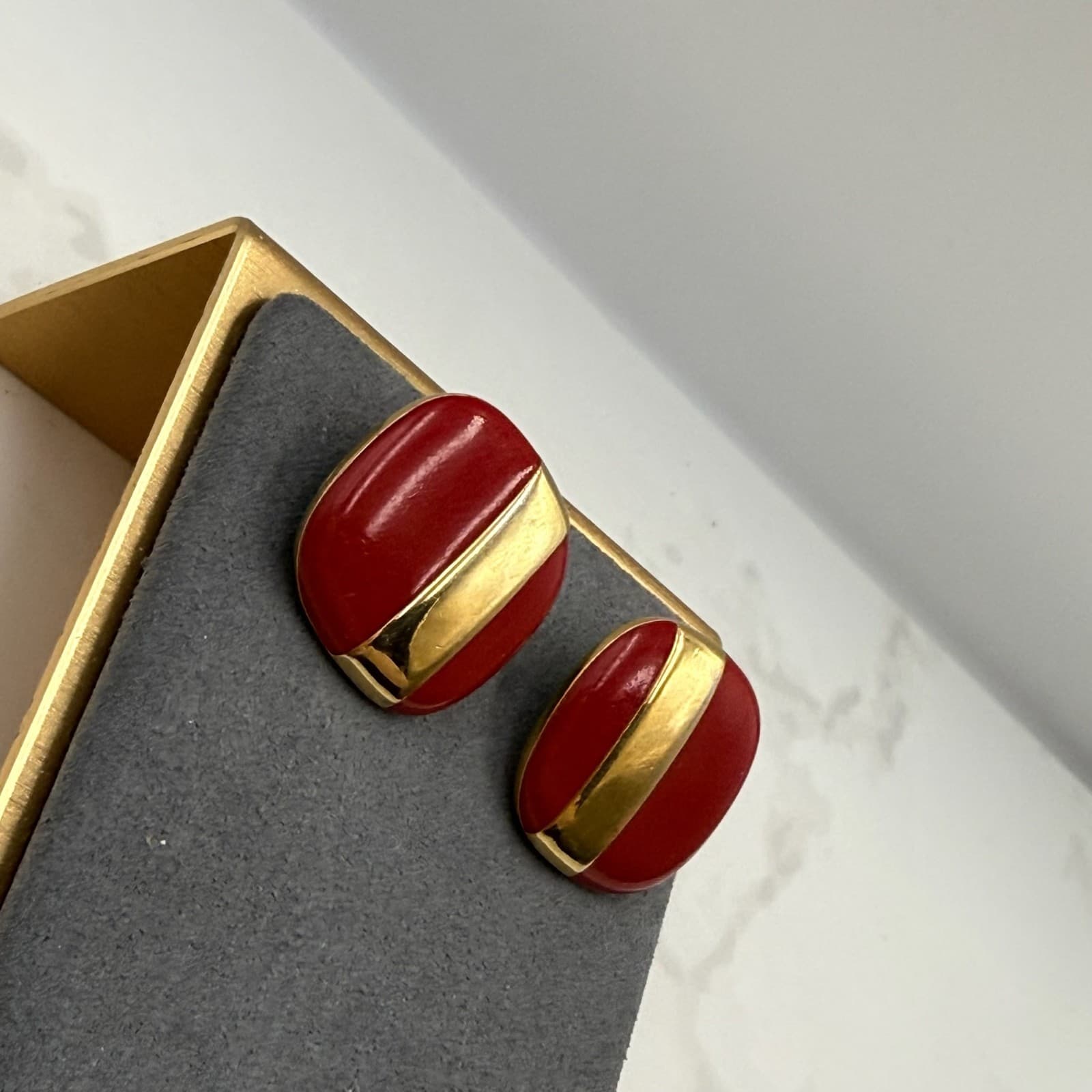 Vintage Womens Red Enamel Gold Tone Clip-On Square Disc Beauty Earrings - Thumbnail 3