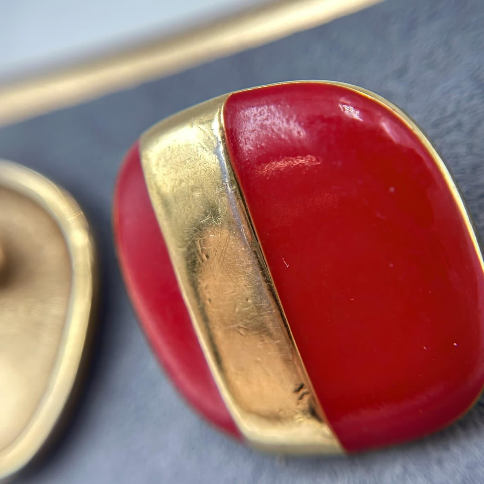 Vintage Womens Red Enamel Gold Tone Clip-On Square Disc Beauty Earrings - Thumbnail 7