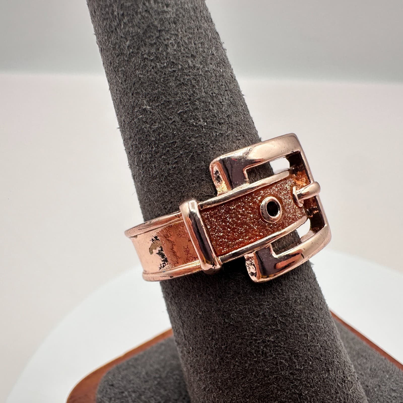 Vintage 90s Rose Gold Tone Resin Belt Buckle Fashion Ring Statement Jewelry - Thumbnail 2