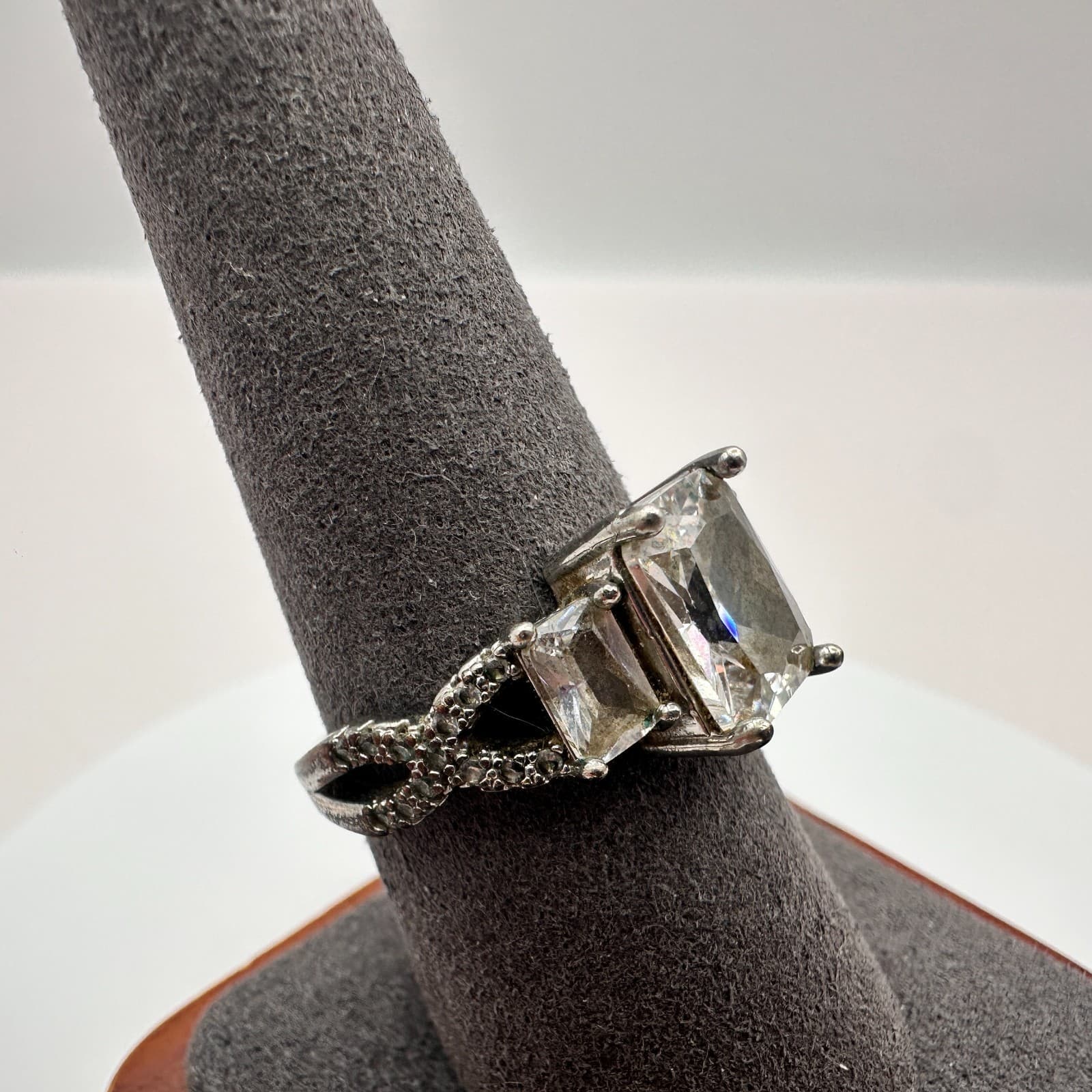 Vintage 90s Silver Tone Rdiant Cut Cubic Zirconia Statement Ring Classic Jewelry - Thumbnail 2