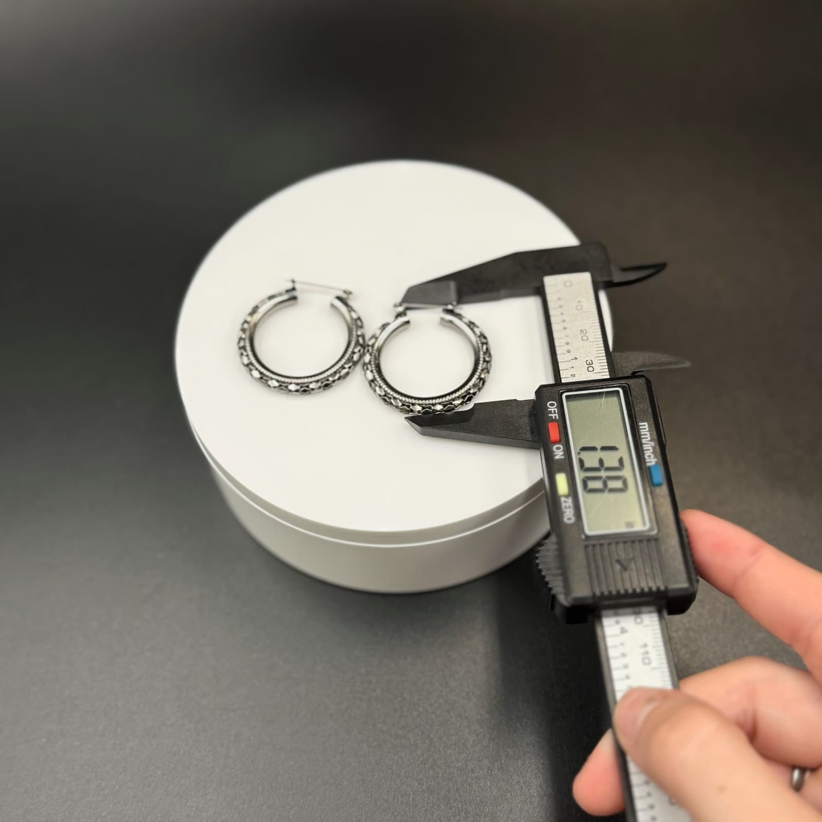 Vintage Etched Pattern Silver-Toned Fashion Collectible Huggie Hoop Earrings - Thumbnail 11