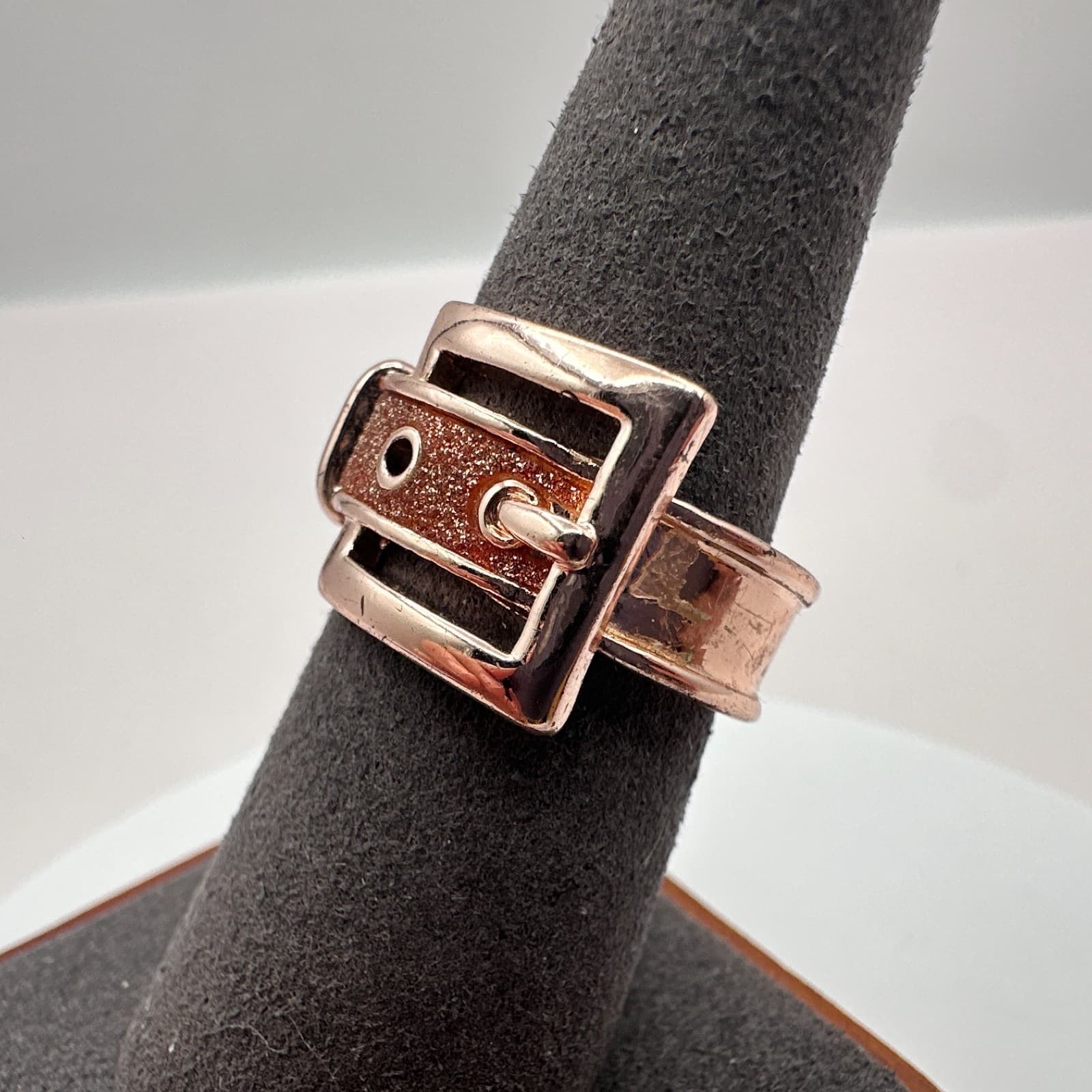 Vintage 90s Rose Gold Tone Resin Belt Buckle Fashion Ring Statement Jewelry - Thumbnail 3