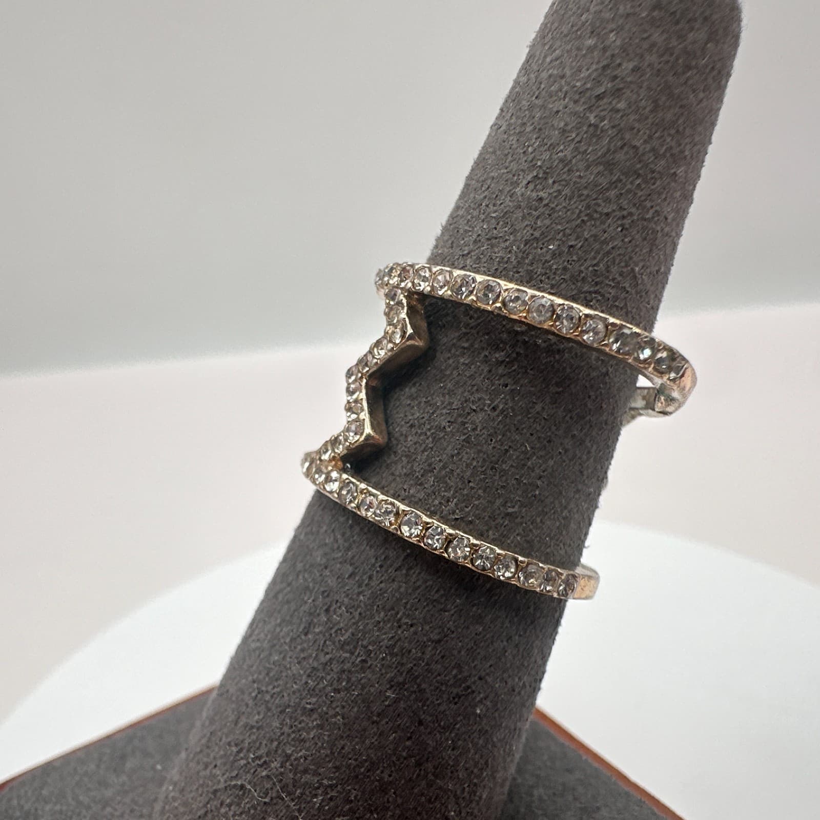 Vintage 80s Clear Rhinestone Zig Zag Double Shank Statement Ring Classic Jewelry - Thumbnail 3