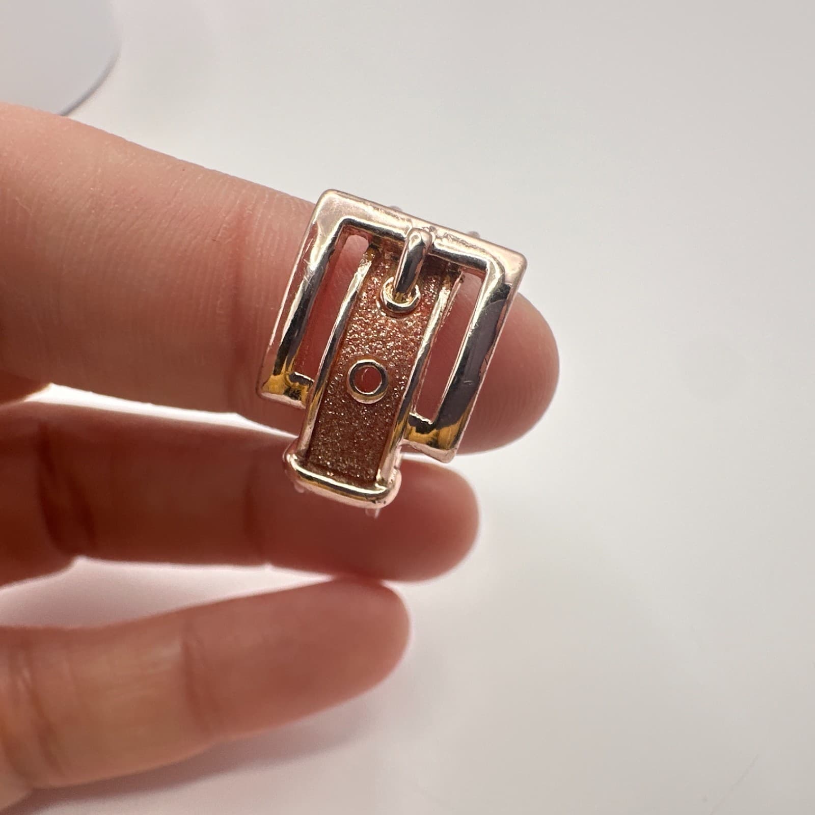 Vintage 90s Rose Gold Tone Resin Belt Buckle Fashion Ring Statement Jewelry - Thumbnail 6