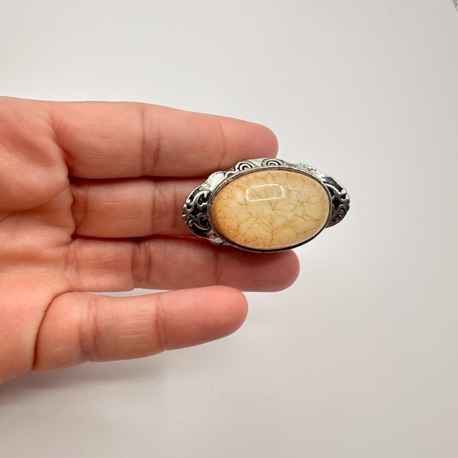 Vintage 80s Yellow Agate Silver Tone Statement Ring Oval Cabochon Bezel Jewelry - Thumbnail 6