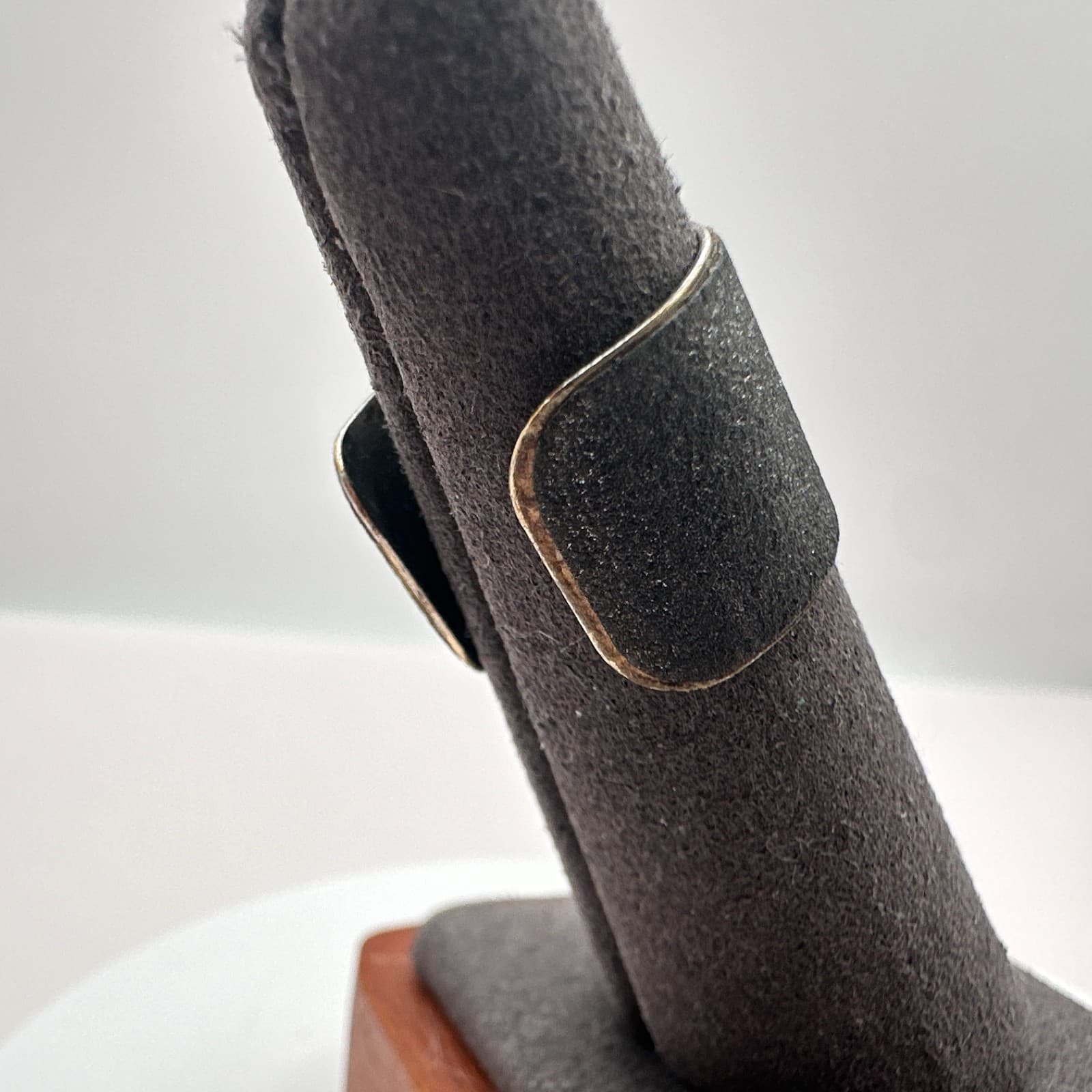 Vintage 90s Black Sandblast Texture Band Ring Matte Statement Classic Jewelry - Thumbnail 3