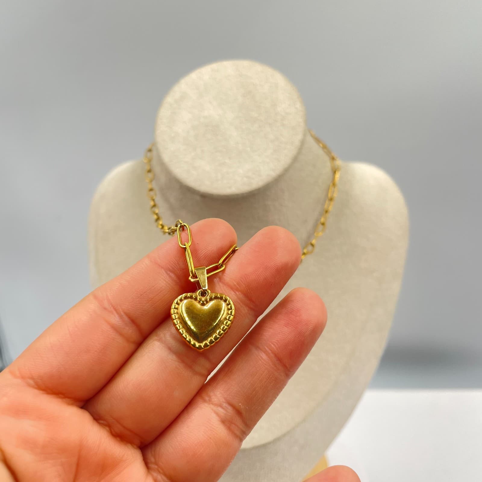Fashion Gold-Tone Paperclip Chain Metal Puffy Heart Pendant Lobster Necklace - Thumbnail 4