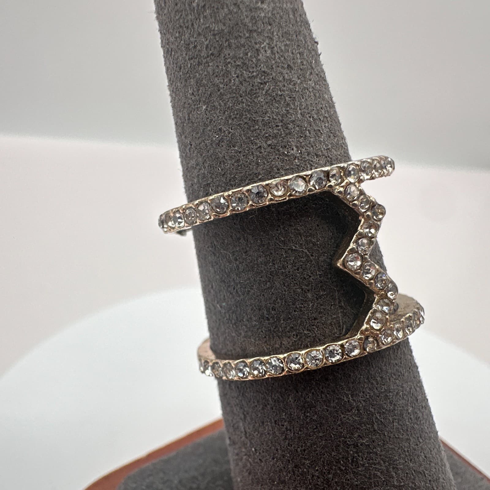 Vintage 80s Clear Rhinestone Zig Zag Double Shank Statement Ring Classic Jewelry - Thumbnail 2