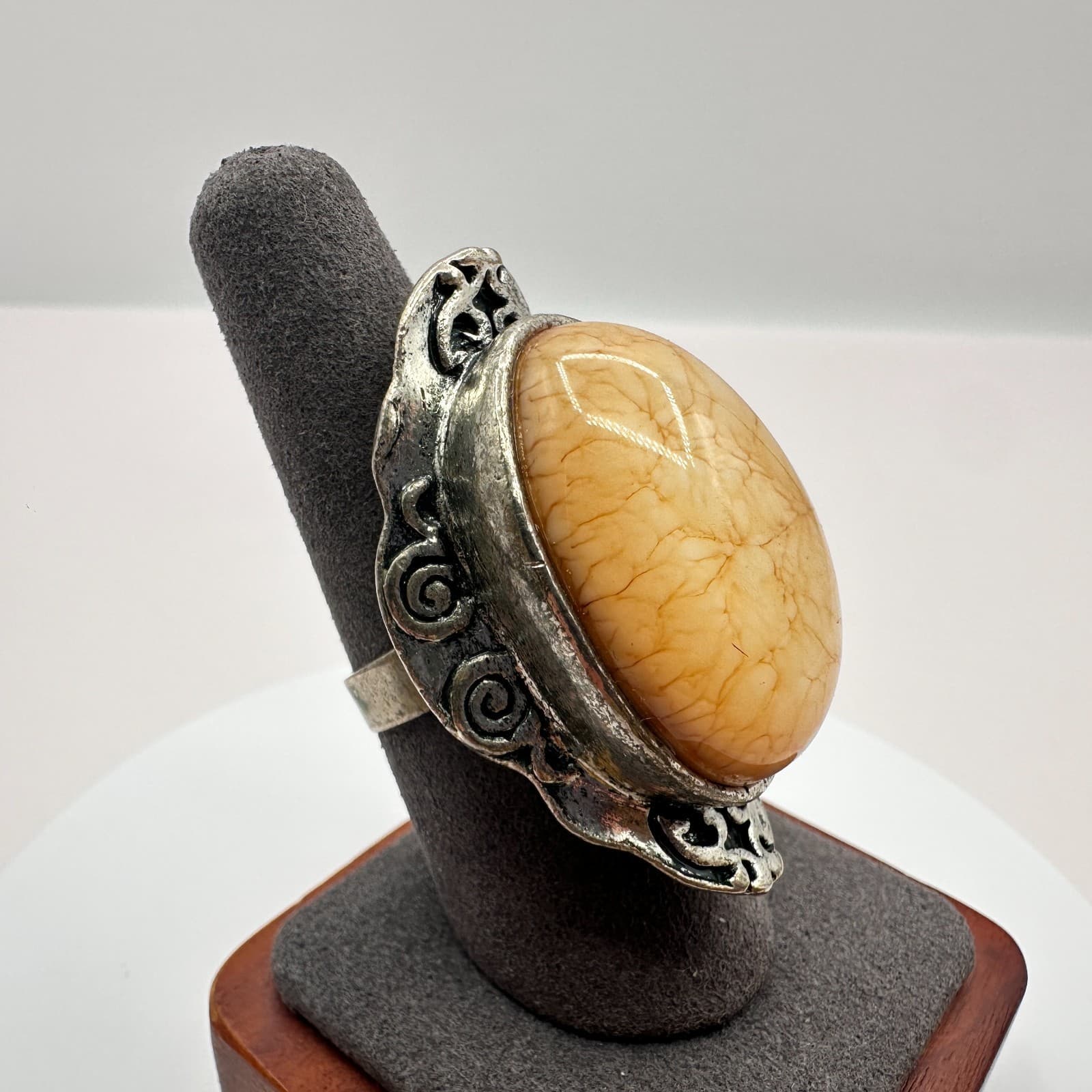 Vintage 80s Yellow Agate Silver Tone Statement Ring Oval Cabochon Bezel Jewelry - Thumbnail 3