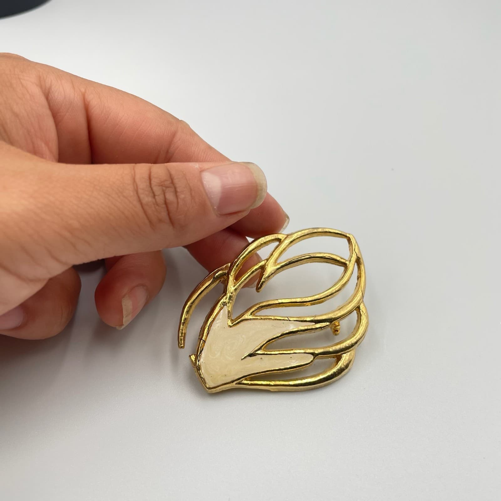 Vintage VTG Small Chunky Gold Tone Huggie Earrings Faceted Geometric Stud Post - Thumbnail 6