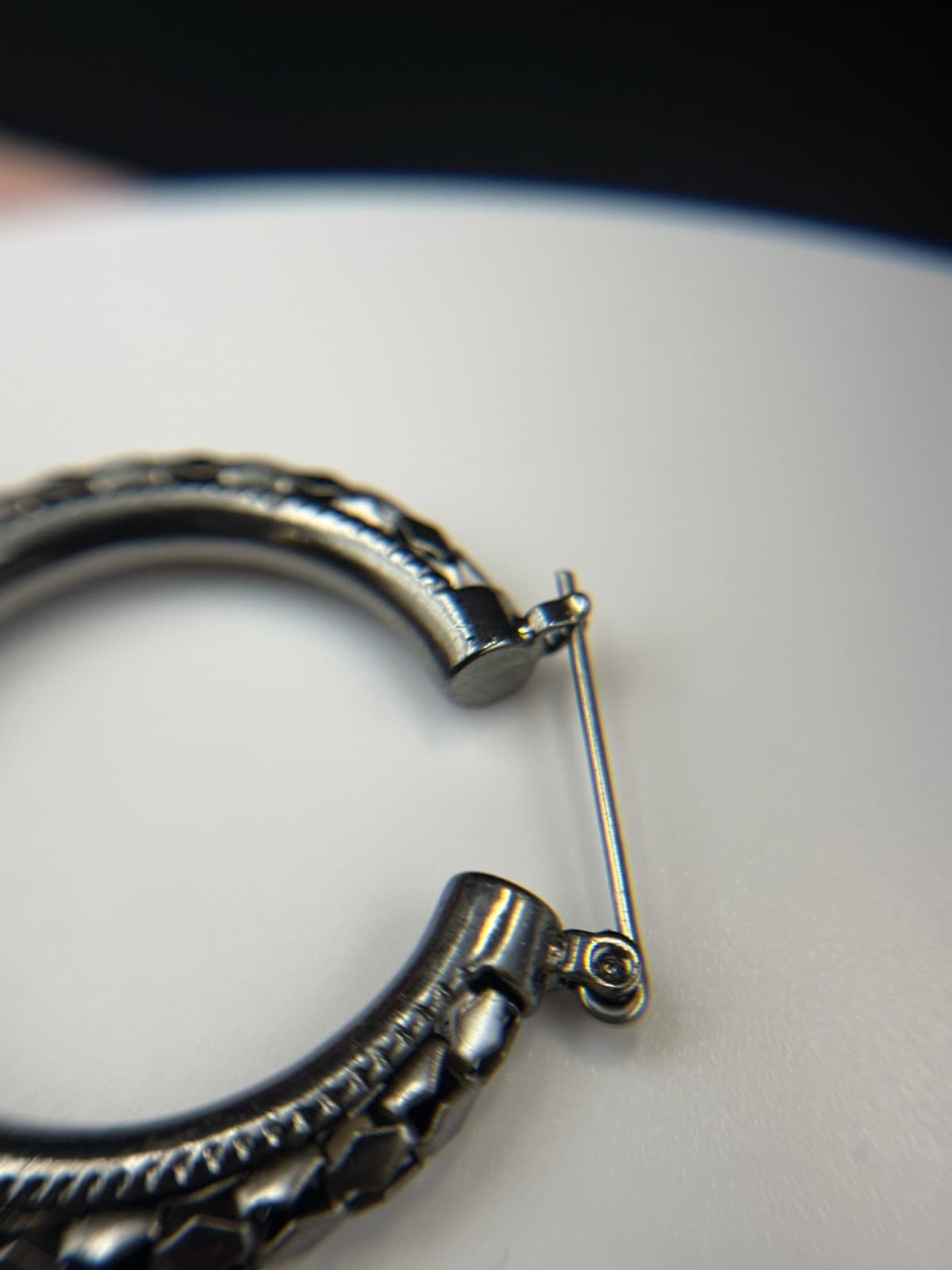 Vintage Etched Pattern Silver-Toned Fashion Collectible Huggie Hoop Earrings - Thumbnail 9