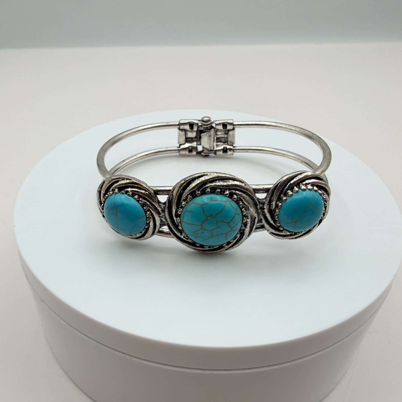 Vintage Y2K Silver Tone Bangle Bracelet Faux Turquoise Cabochon Stones Jewelry - Thumbnail 2