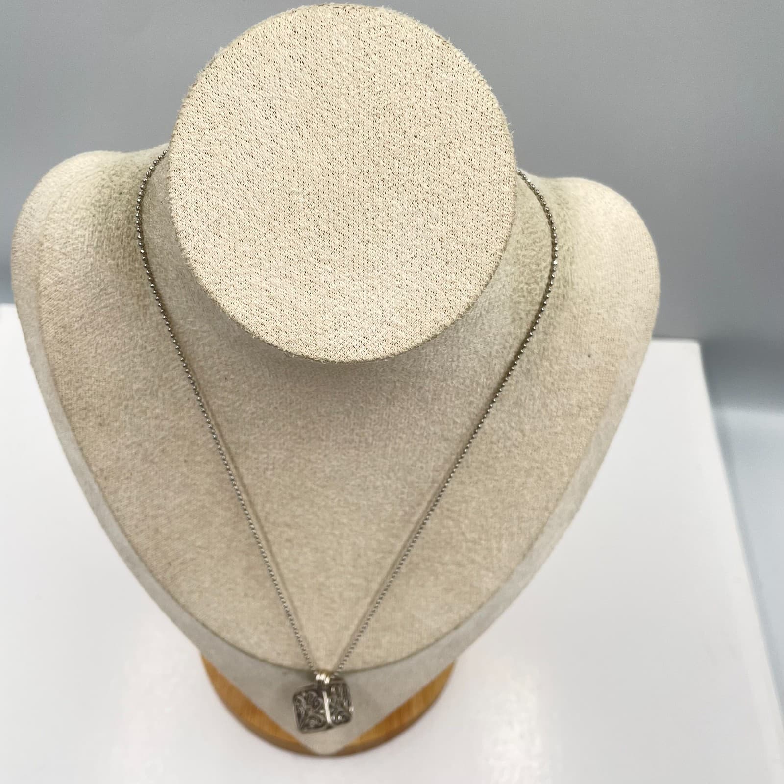 Hobby-Theme Silver-Tone Delicate Chain Intricate Cubic Filigree Pendant Necklace - Thumbnail 4