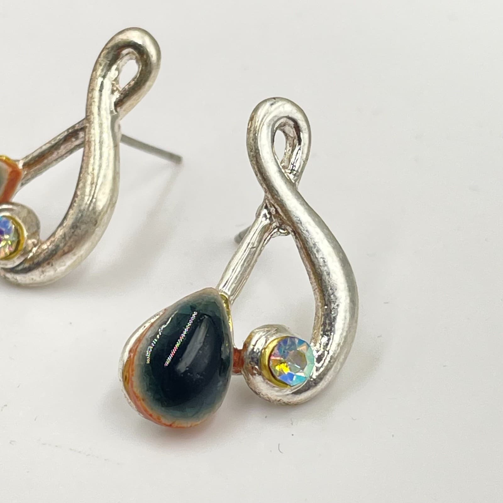 Silver-Tone Black Iridescent Crystal Enamel Teardrop Musical Note Studs Earrings - Thumbnail 3
