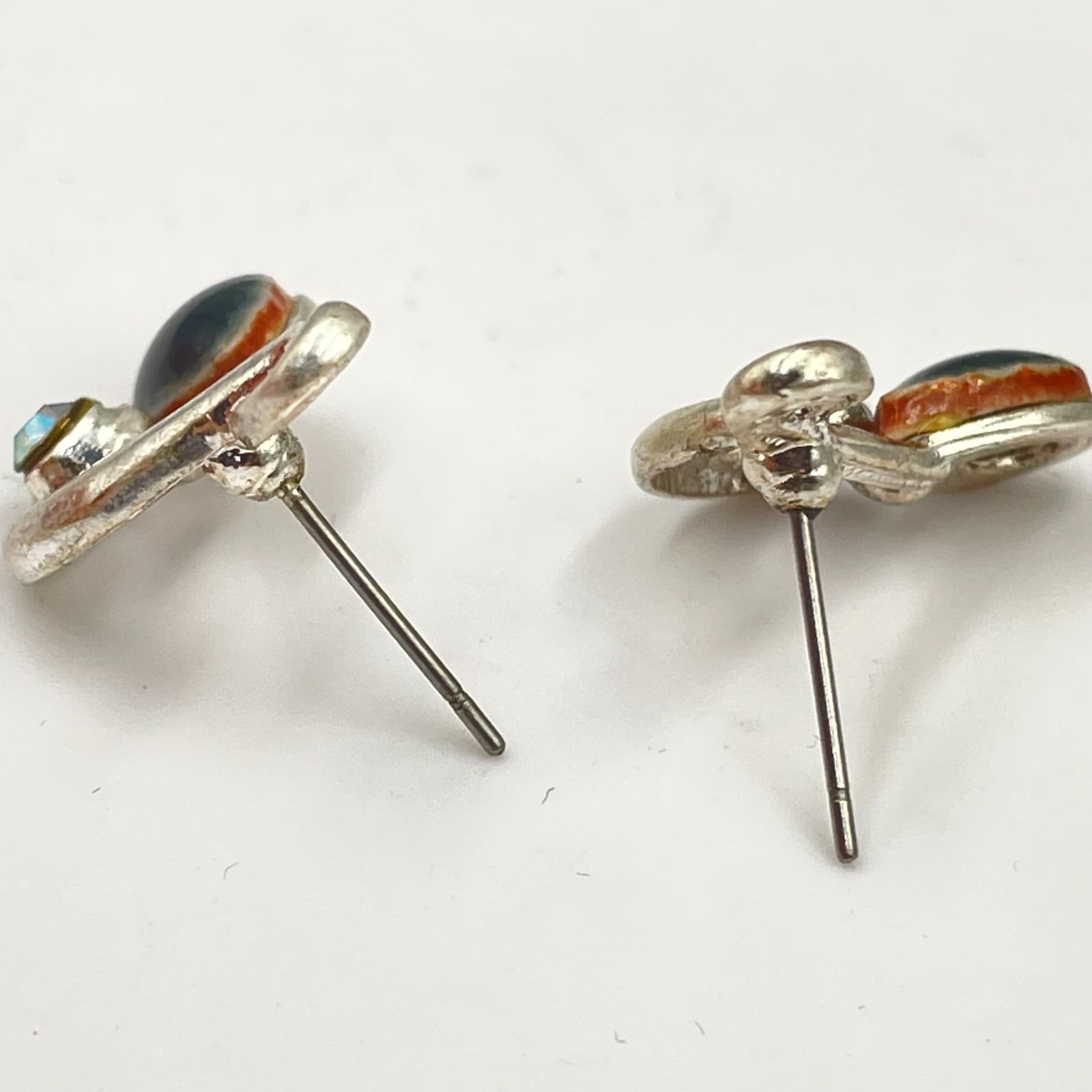 Silver-Tone Black Iridescent Crystal Enamel Teardrop Musical Note Studs Earrings - Thumbnail 5