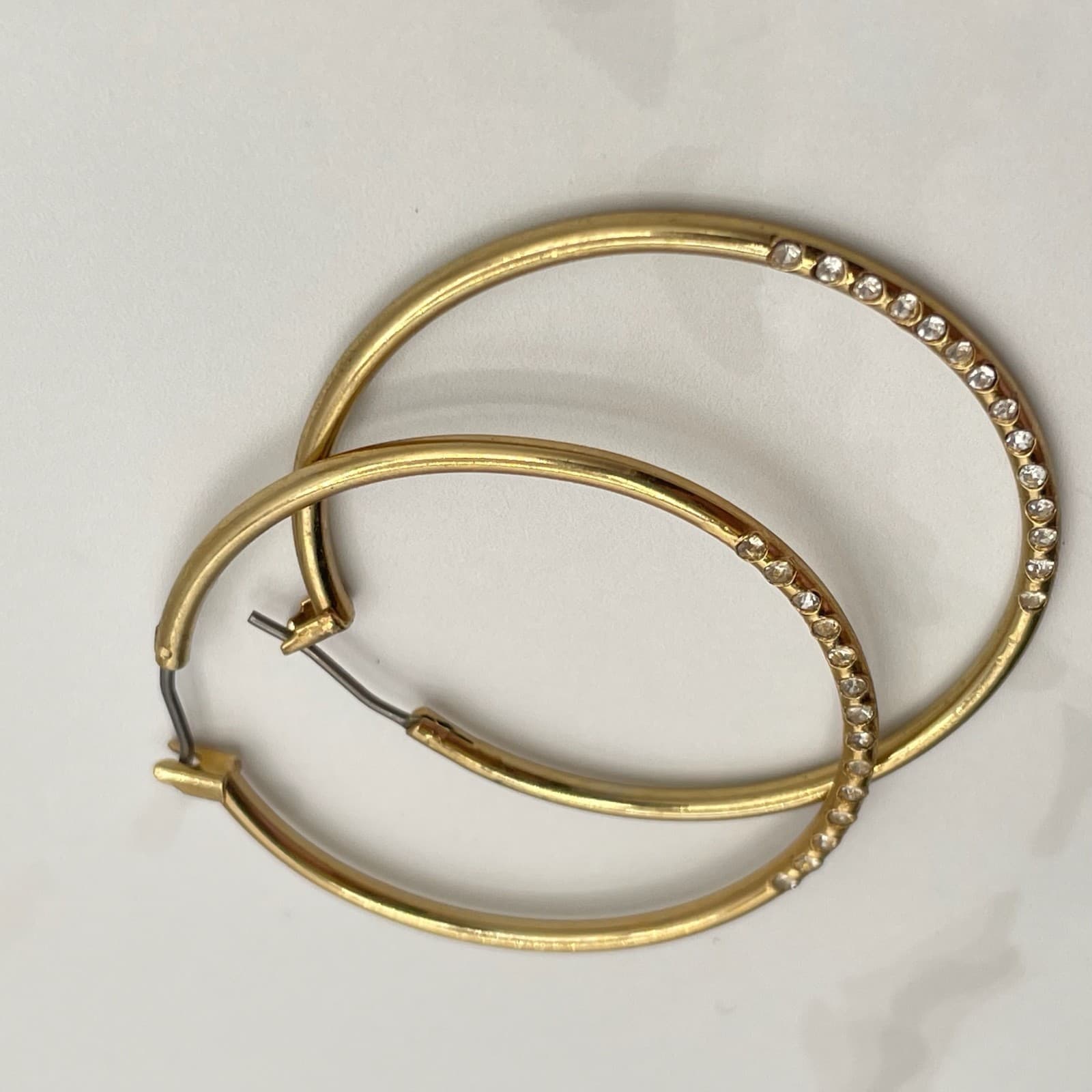 Vintage Gold-Tone Endless Hoop Earrings with Clear Rhinestones Round Fashion - Thumbnail 5