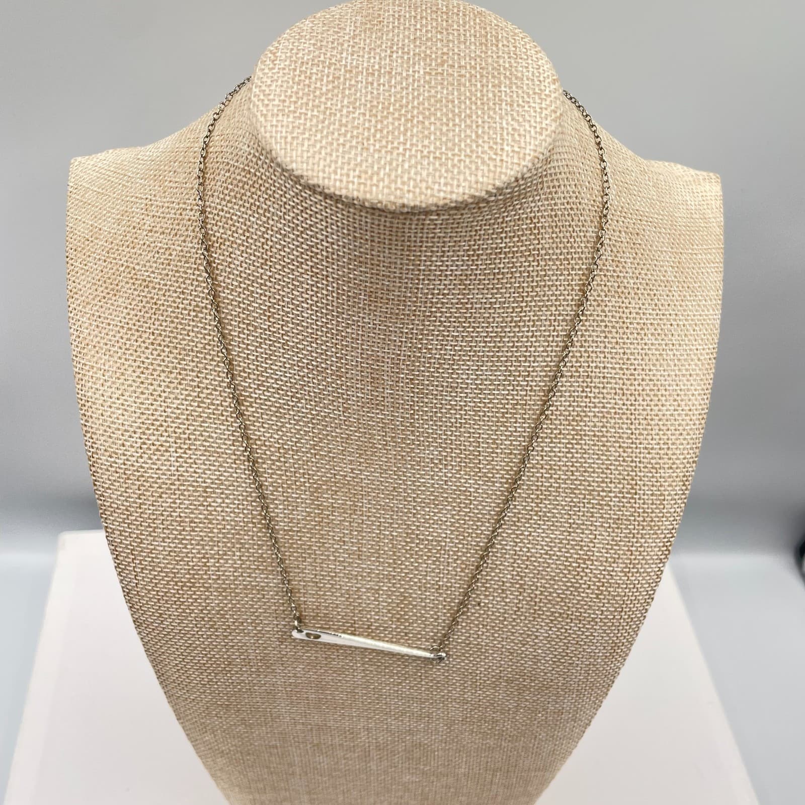 Silver-Tone Oval Link Chain Enthusiast Baseball Bat Pendant Lobster Necklace - Thumbnail 4