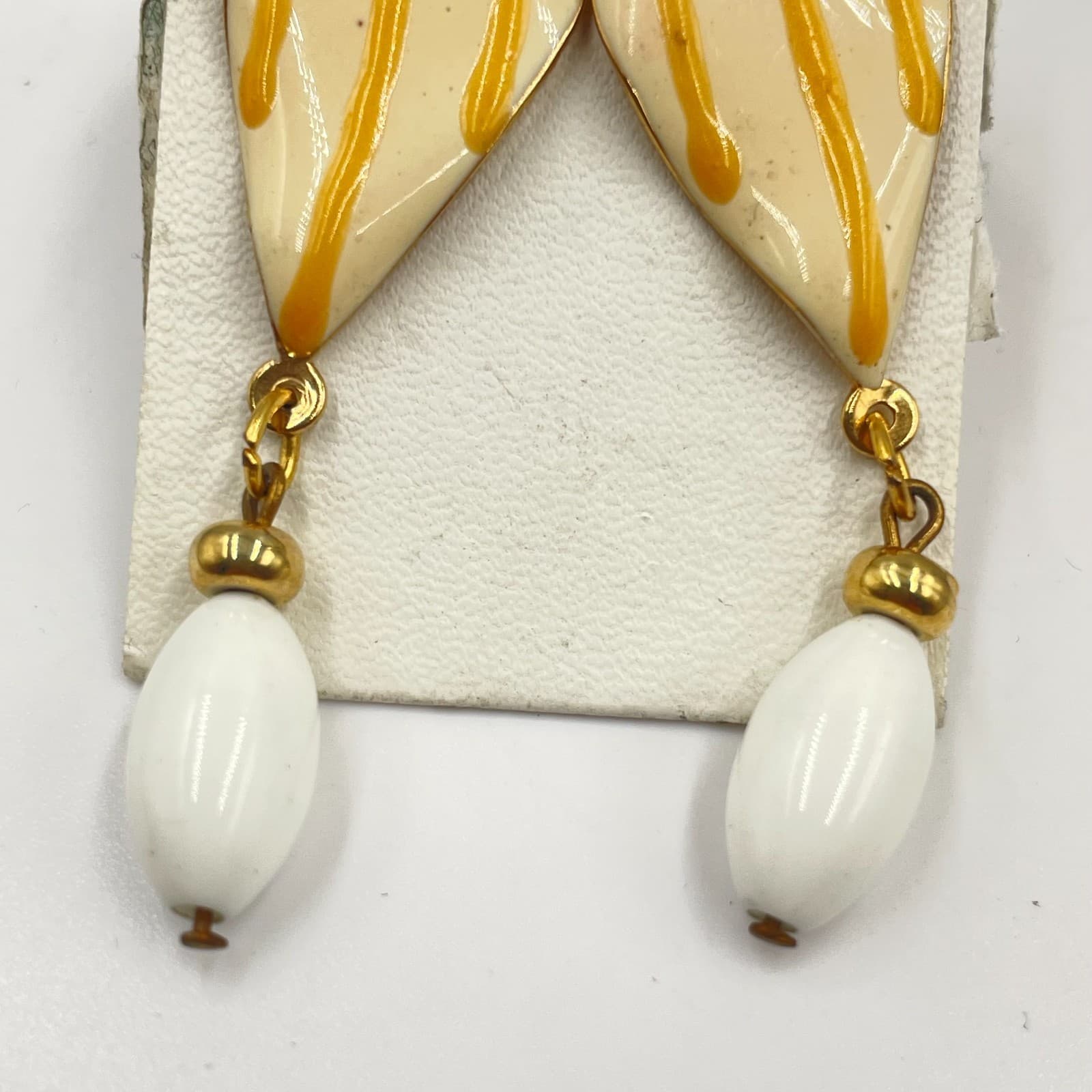 Vintage 1980s Gold-Tone Cream Enamel Striped Teardrop Rice Bead Dangle Earrings - Thumbnail 3