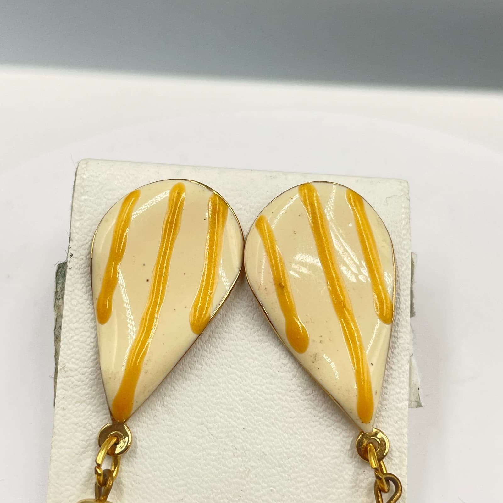 Vintage 1980s Gold-Tone Cream Enamel Striped Teardrop Rice Bead Dangle Earrings - Thumbnail 2