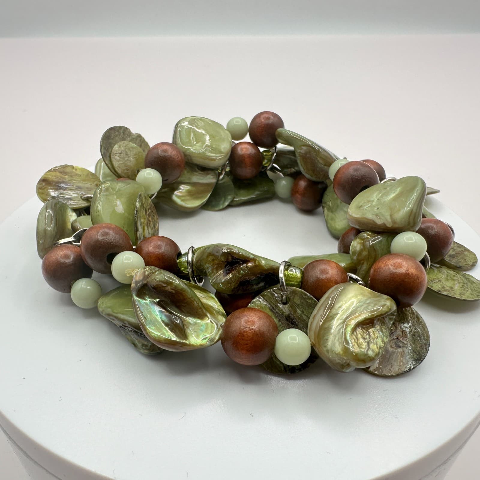 Vintage 80s Pearl Shell Bracelet Green Wood Beads Chunky Stretch Classic Jewelry - Thumbnail 3