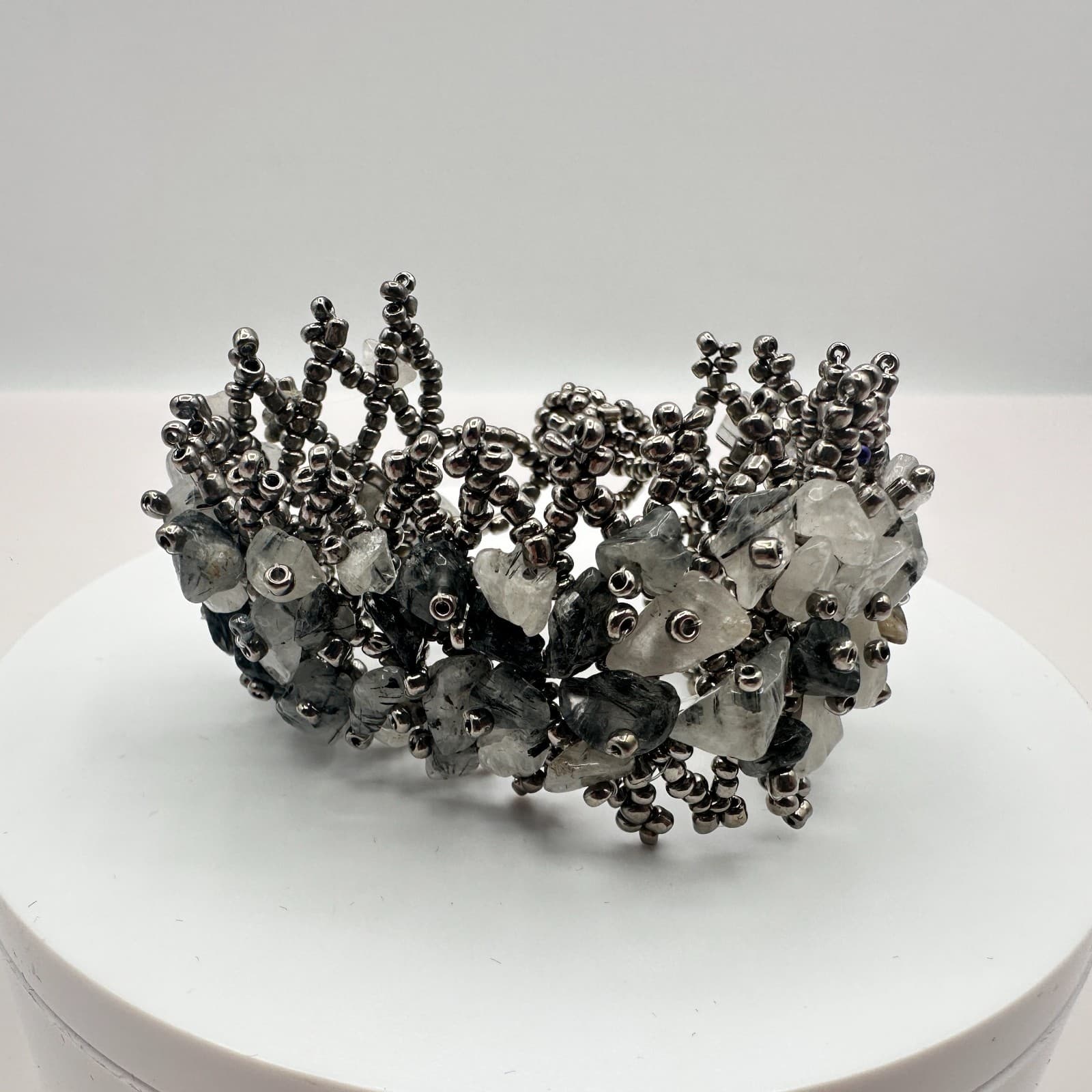 Vintage 80s Quartz Statement Cuff Woven Silver Tone Seed Bead Amulet Jewelry - Thumbnail 2