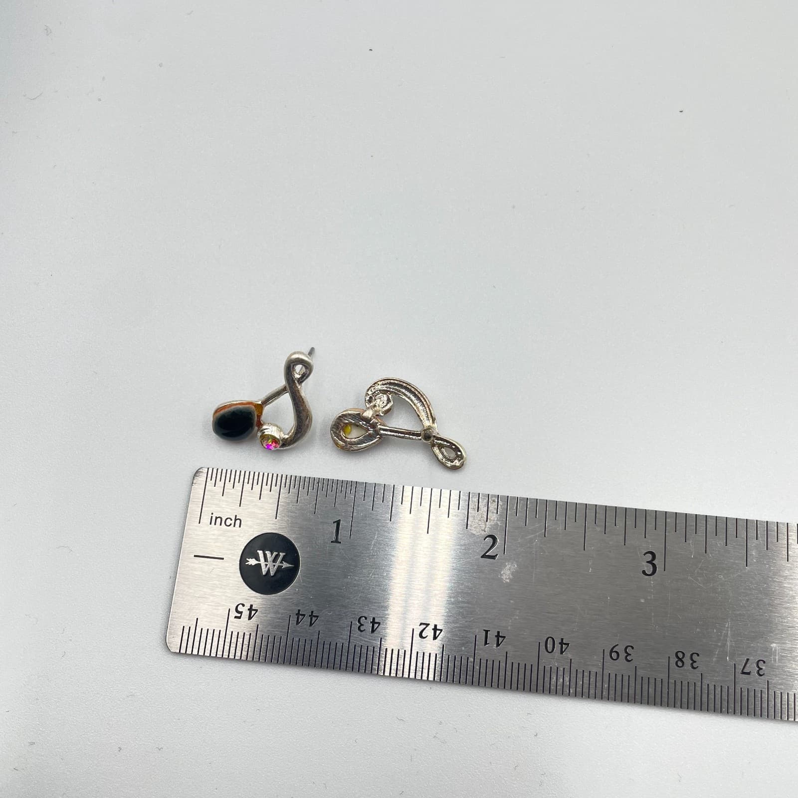 Silver-Tone Black Iridescent Crystal Enamel Teardrop Musical Note Studs Earrings - Thumbnail 8