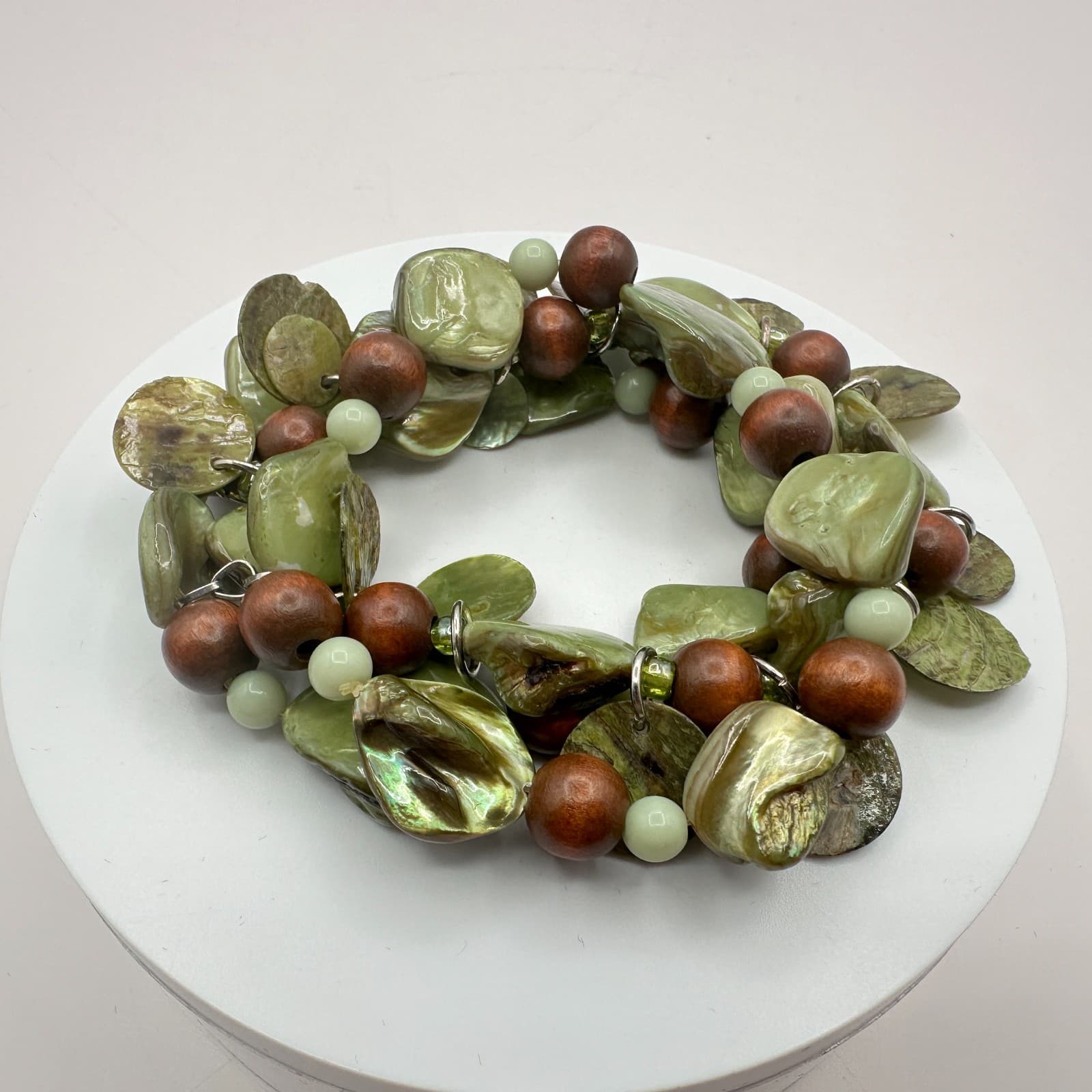 Vintage 80s Pearl Shell Bracelet Green Wood Beads Chunky Stretch Classic Jewelry - Thumbnail 2