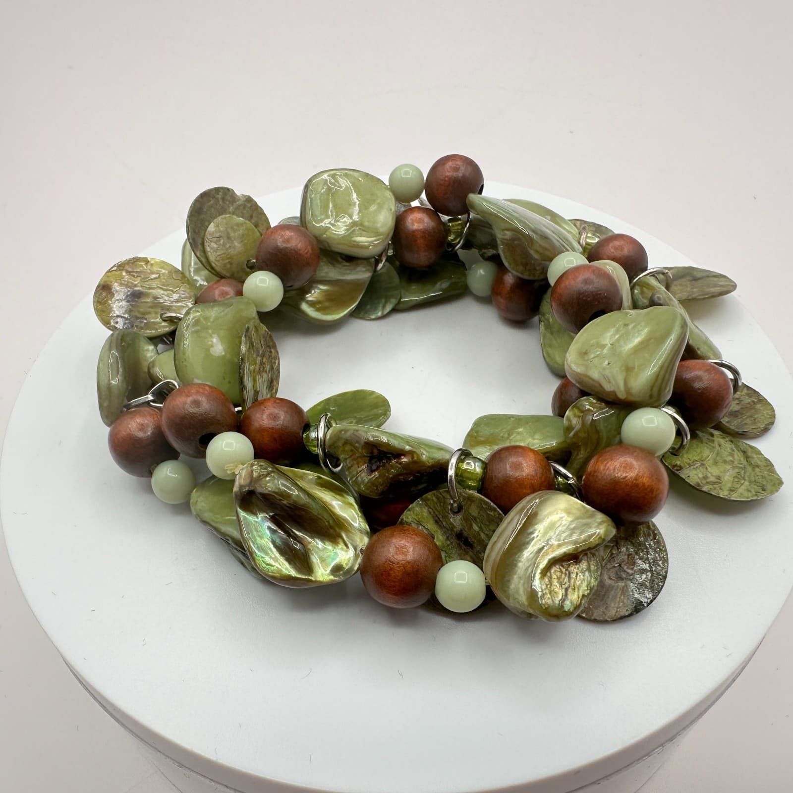 Vintage 80s Pearl Shell Bracelet Green Wood Beads Chunky Stretch Classic Jewelry - Thumbnail 5