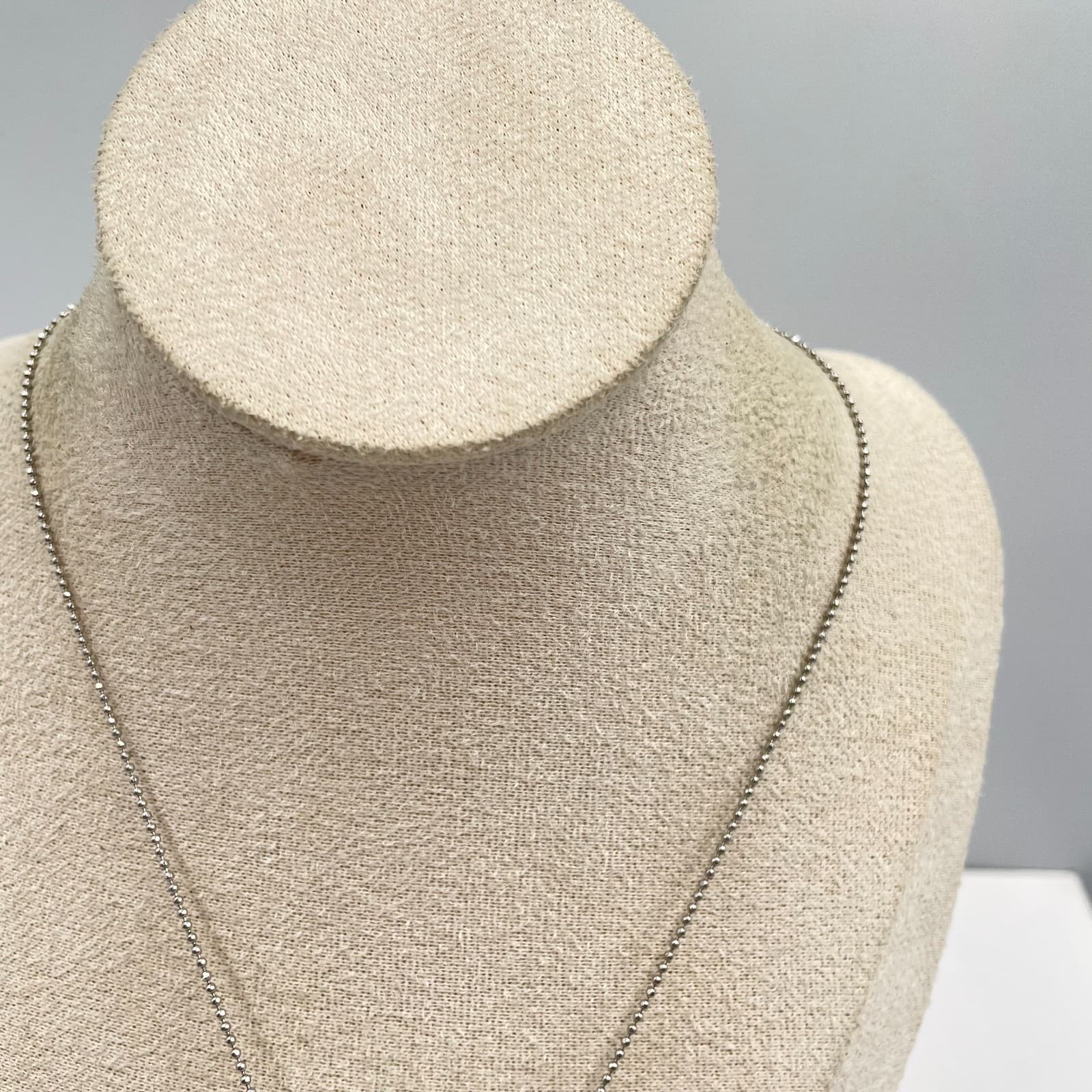 Hobby-Theme Silver-Tone Delicate Chain Intricate Cubic Filigree Pendant Necklace - Thumbnail 2