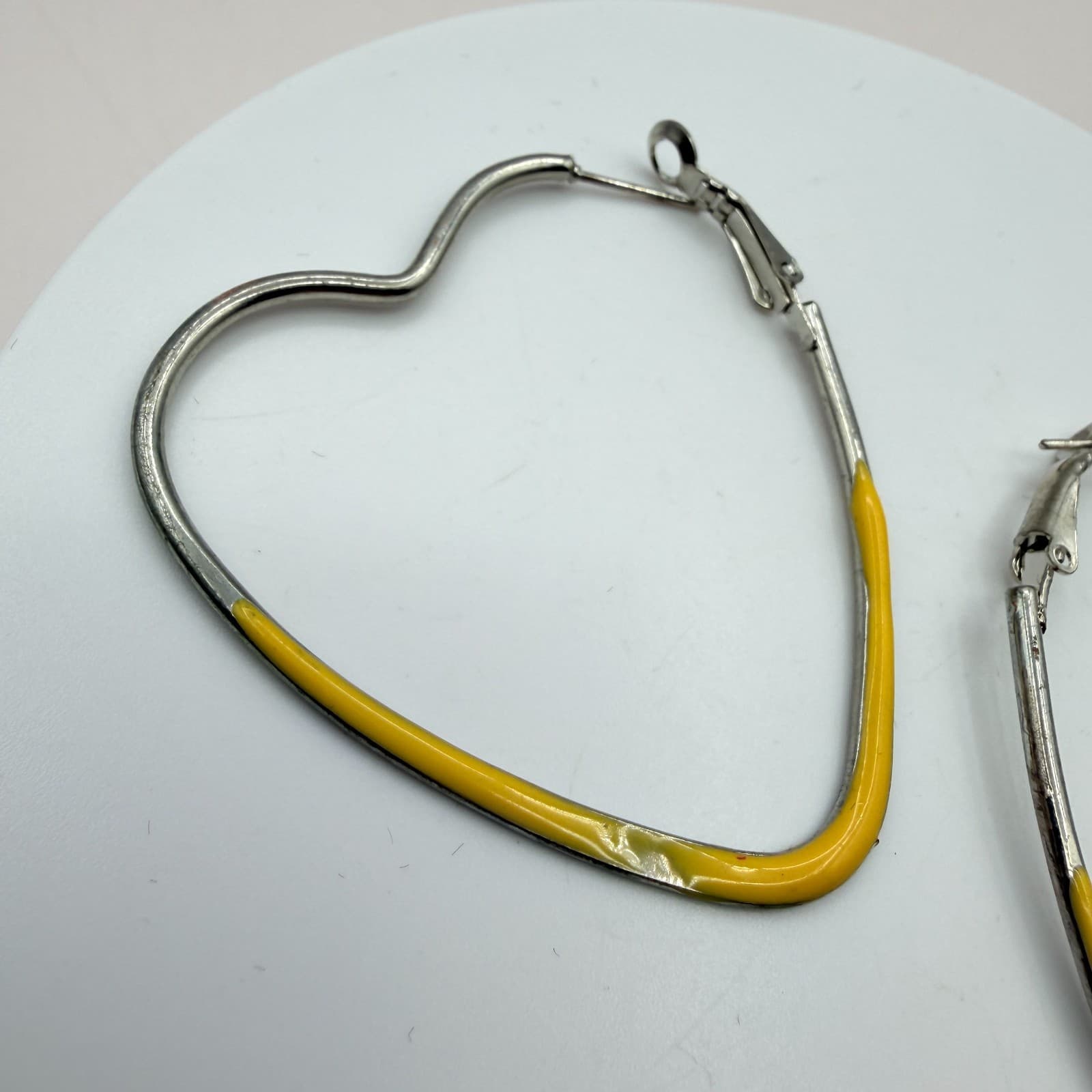 Vintage 90s Silver Tone Black Yellow Enamel Heart Hoop Earrings Women's Jewelry - Thumbnail 4
