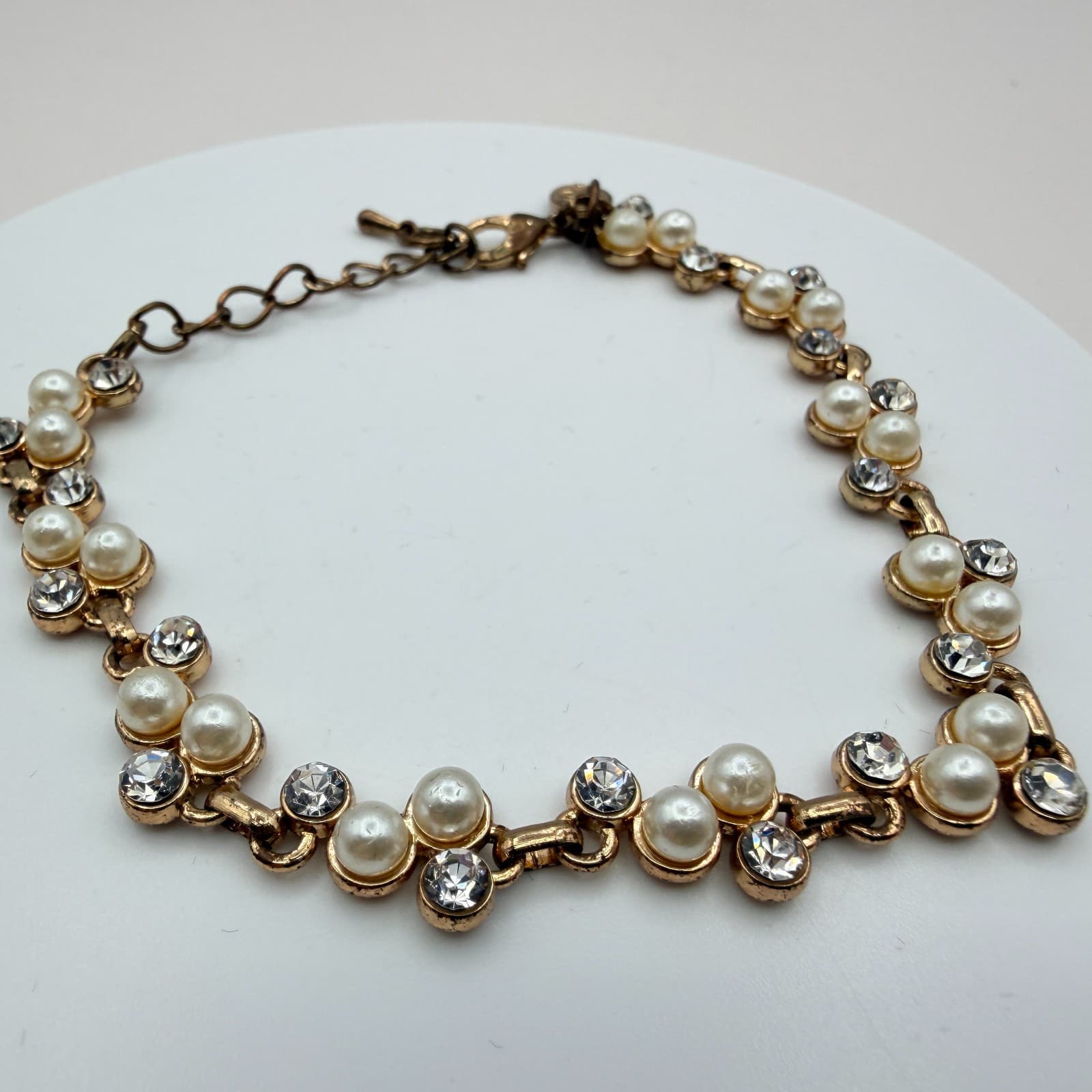 Vintage Y2K Charming Charlie Gold Tone Faux Pearl Clear Glass Bracelet Jewelry - Image 1