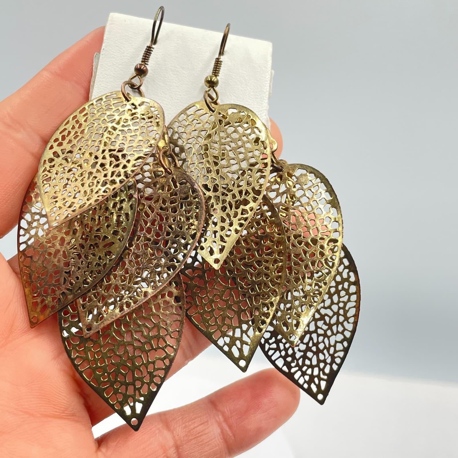 Vintage Gold-Tone Laser-Cut Filigree Cluster Leaf Cascade Dangle Drop Earrings - Thumbnail 5