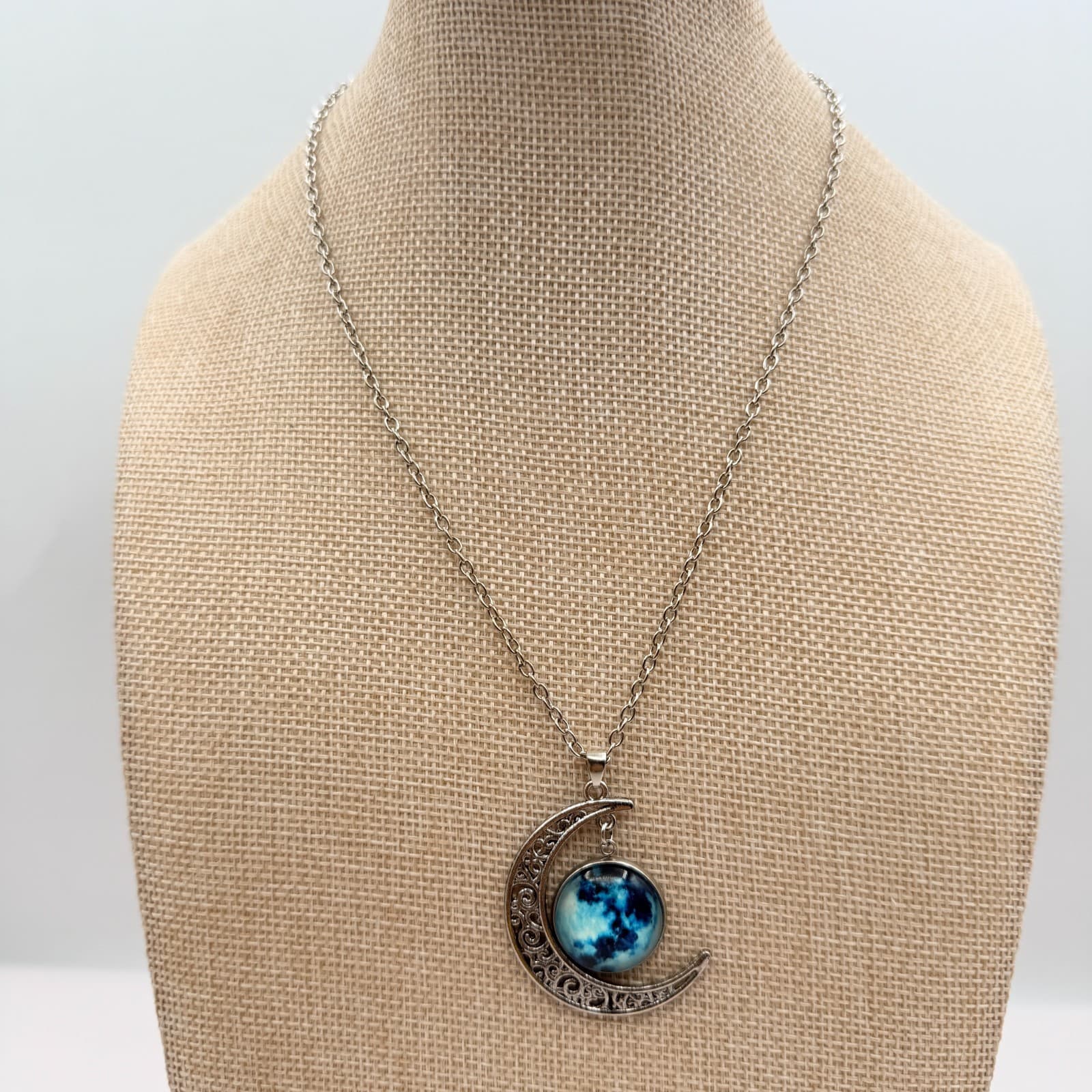 Vintage 90s Silver Tone Crescent Moon Blue Planet Pendant Necklace Jewelry - Image 1