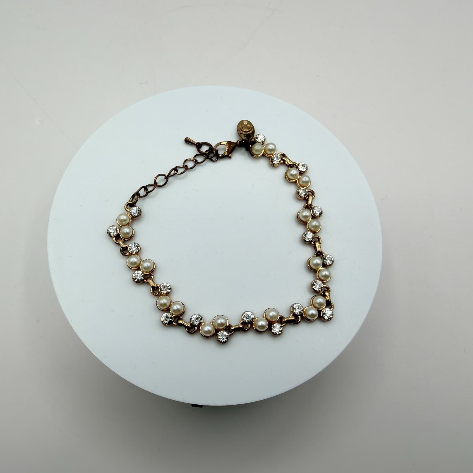 Vintage Y2K Charming Charlie Gold Tone Faux Pearl Clear Glass Bracelet Jewelry - Thumbnail 6