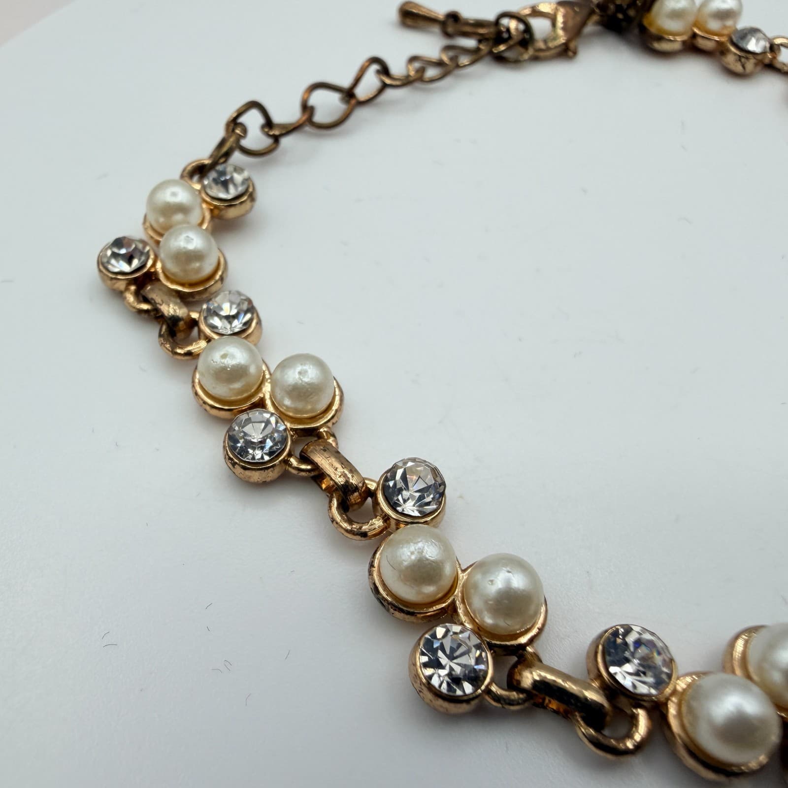 Vintage Y2K Charming Charlie Gold Tone Faux Pearl Clear Glass Bracelet Jewelry - Thumbnail 4