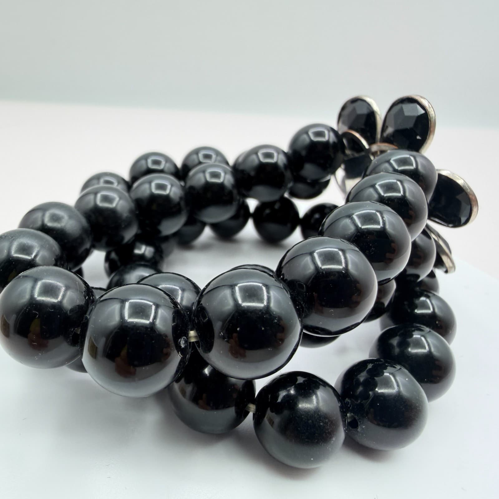 Vintage 90s Black Glass Bead Triple Strand Bracelet Silver Tone Flower Floral - Thumbnail 5