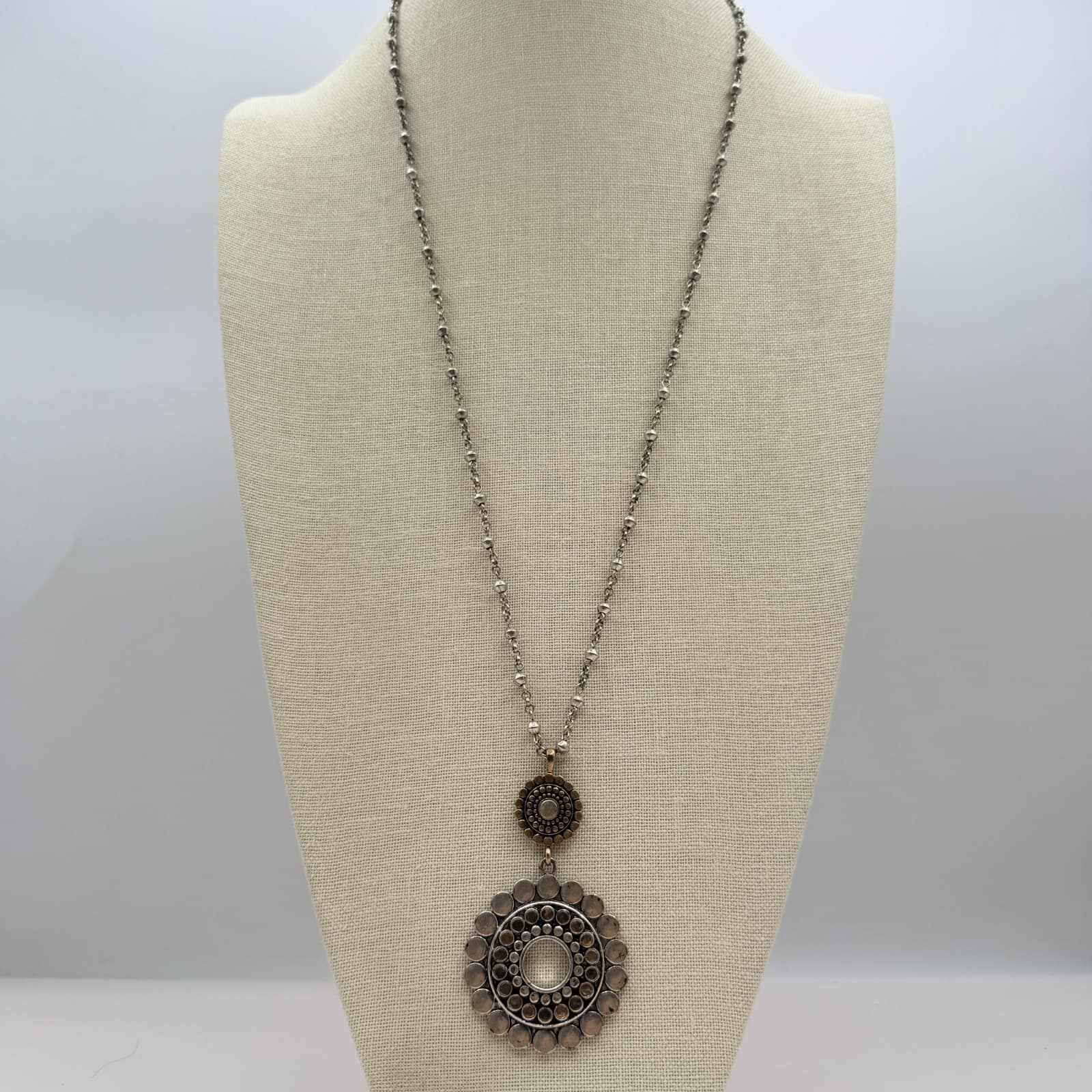 Vintage 90s Silver Tone Sunburst Medallion Pendant Necklace Boho Fashion Jewelry - Thumbnail 8