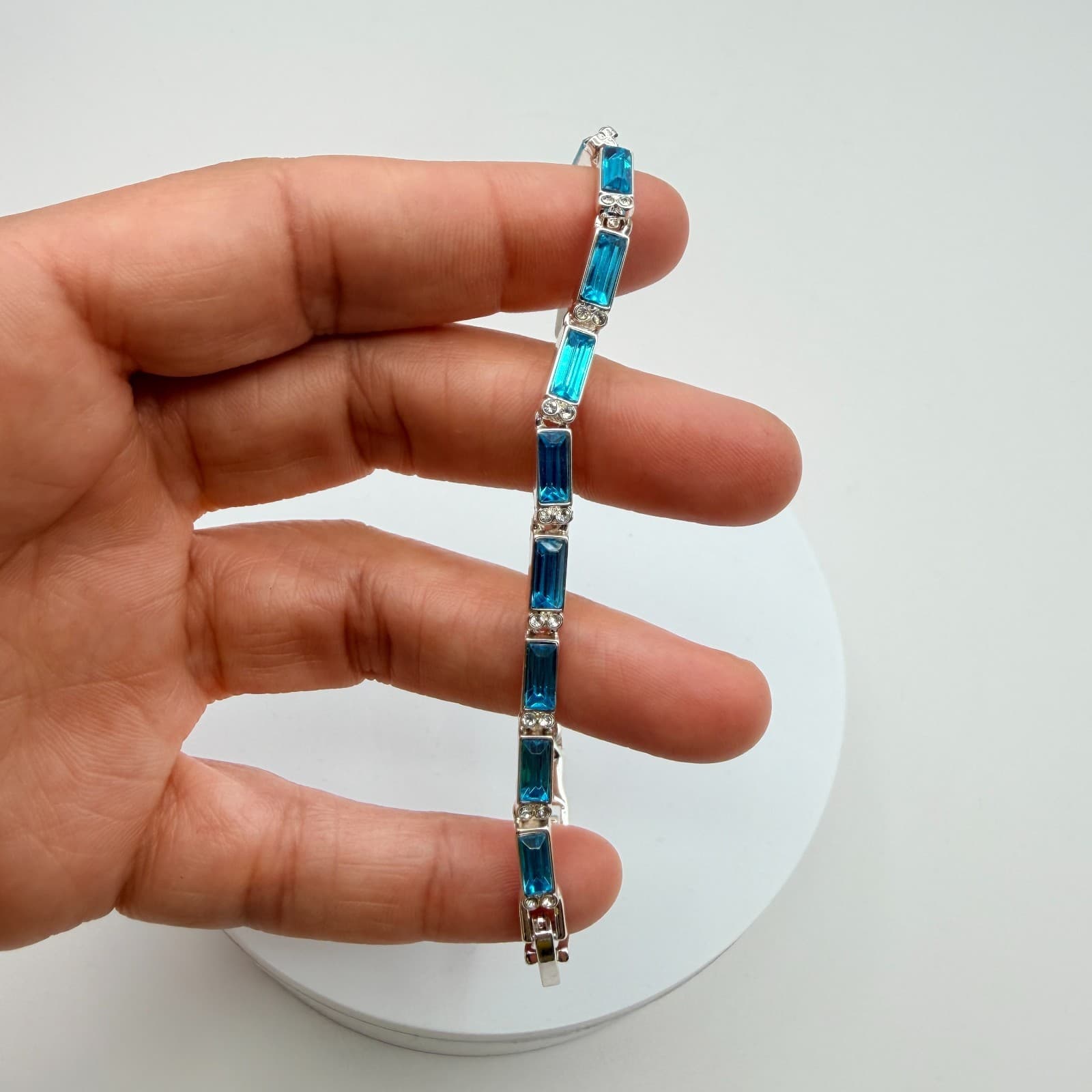 Vintage 90s SilverTone Blue Glass Baguette Link Bracelet Fashion Women's Jewelry - Thumbnail 9