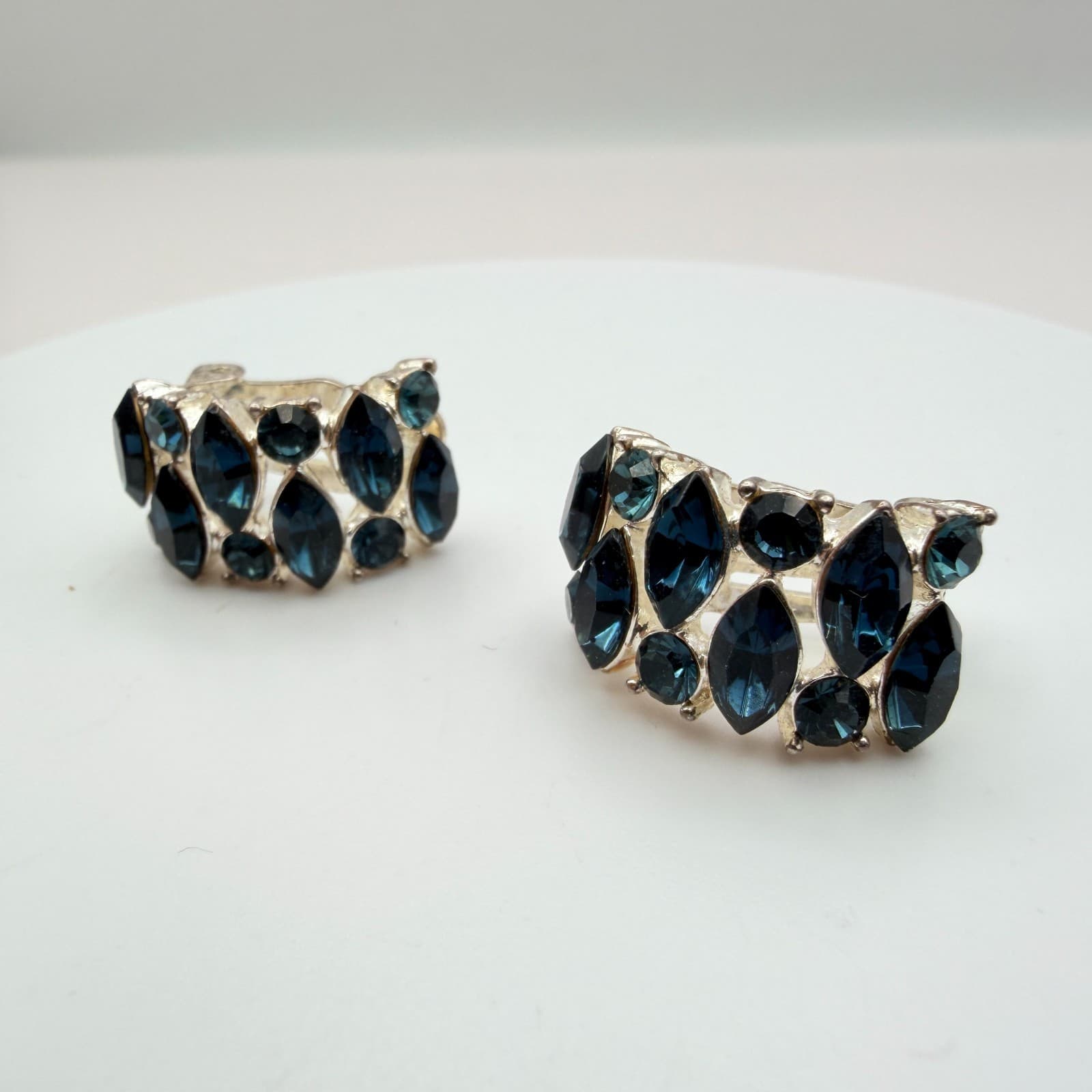 Vintage 90s Silver Tone Glass Rhinestone Earrings Set Women's Fashion Jewelry - Thumbnail 12